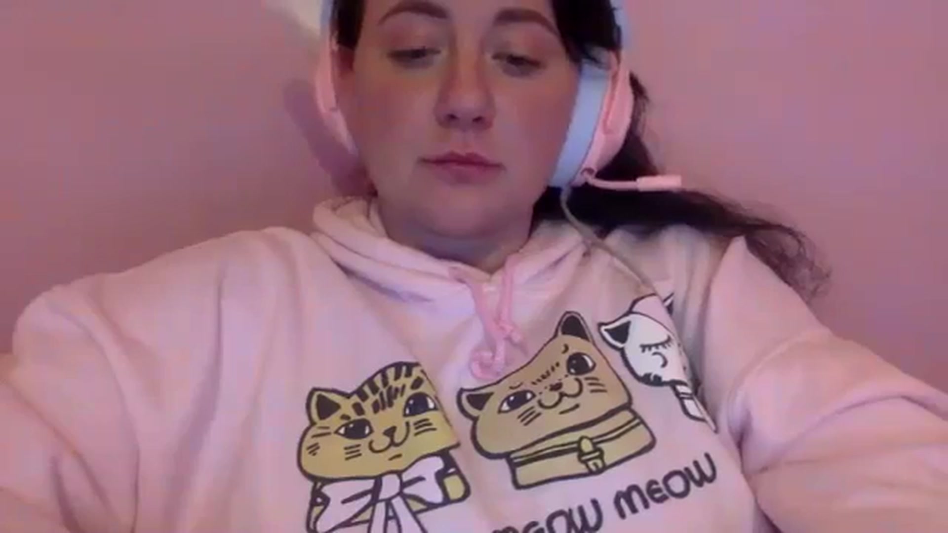 Gallery image thumbnail from Pandabella's myfreecams stream on, 08/04/2024, 01:38 image 14 of 20