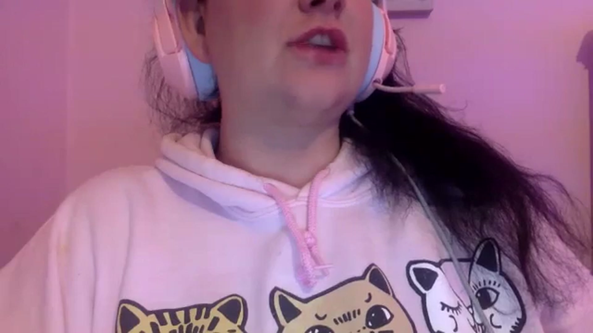 Gallery image thumbnail from Pandabella's myfreecams stream on, 08/04/2024, 01:38 image 3 of 20