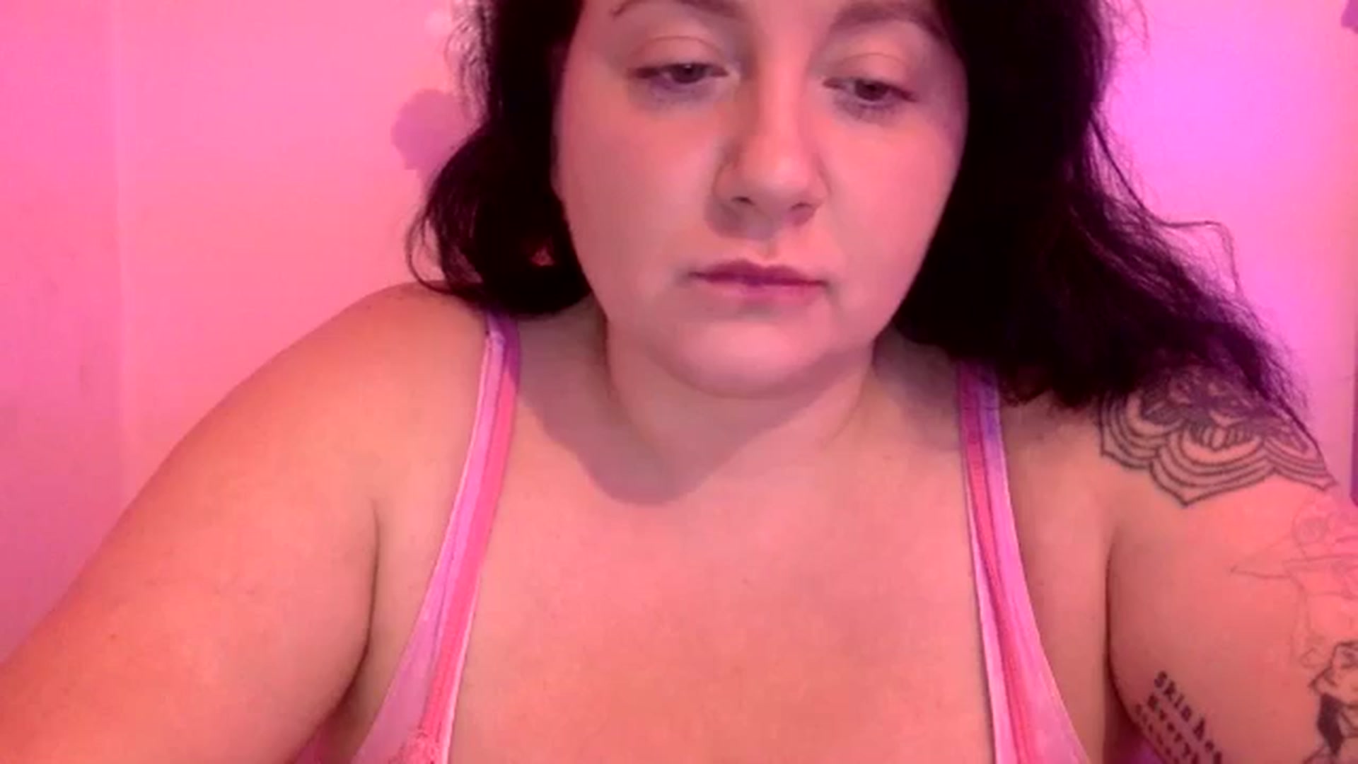 Gallery image thumbnail from Pandabella's myfreecams stream on, 08/06/2024, 24:27 image 17 of 20