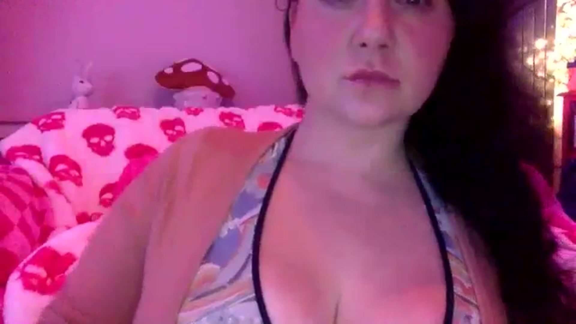 Gallery image thumbnail from Pandabella's myfreecams stream on, 08/08/2024, 02:16 image 4 of 20