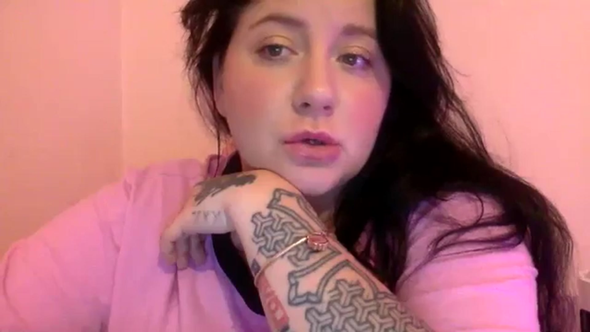 Gallery image thumbnail from Pandabella's myfreecams stream on, 08/12/2024, 23:43 image 12 of 20