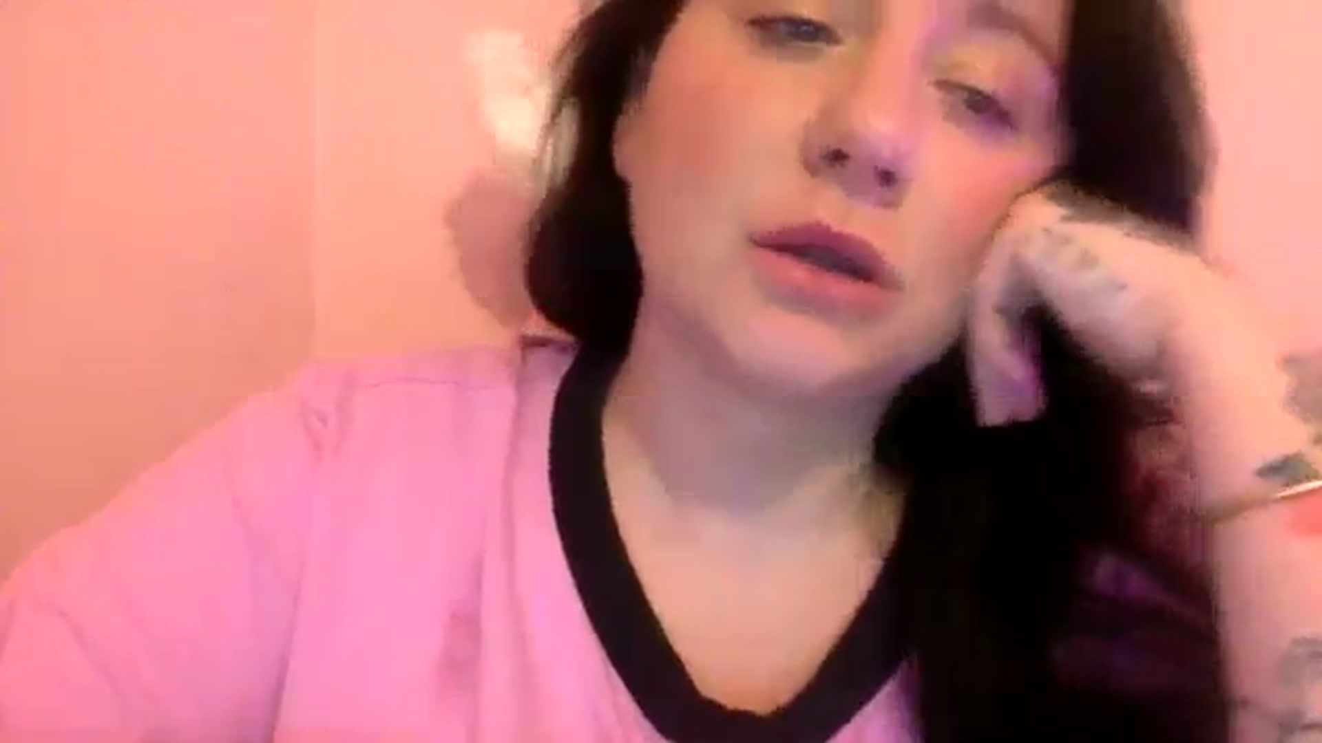 Gallery image thumbnail from Pandabella's myfreecams stream on, 08/12/2024, 23:43 image 15 of 20