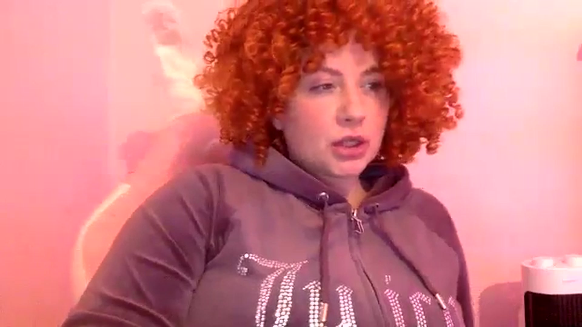 Gallery image thumbnail from Pandabella's myfreecams stream on, 08/26/2024, 17:28 image 10 of 20