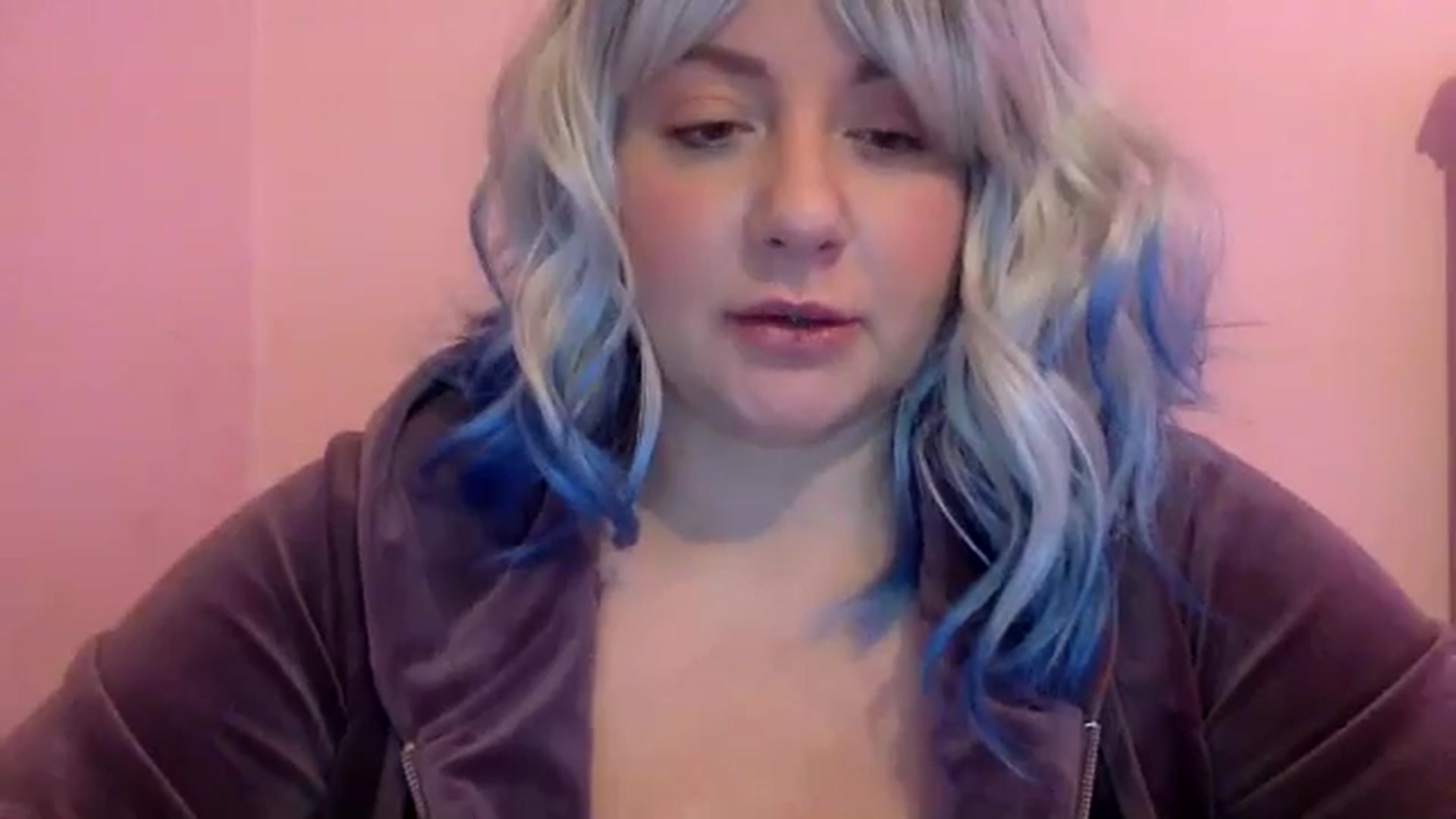Gallery image thumbnail from Pandabella's myfreecams stream on, 08/26/2024, 18:25 image 3 of 20