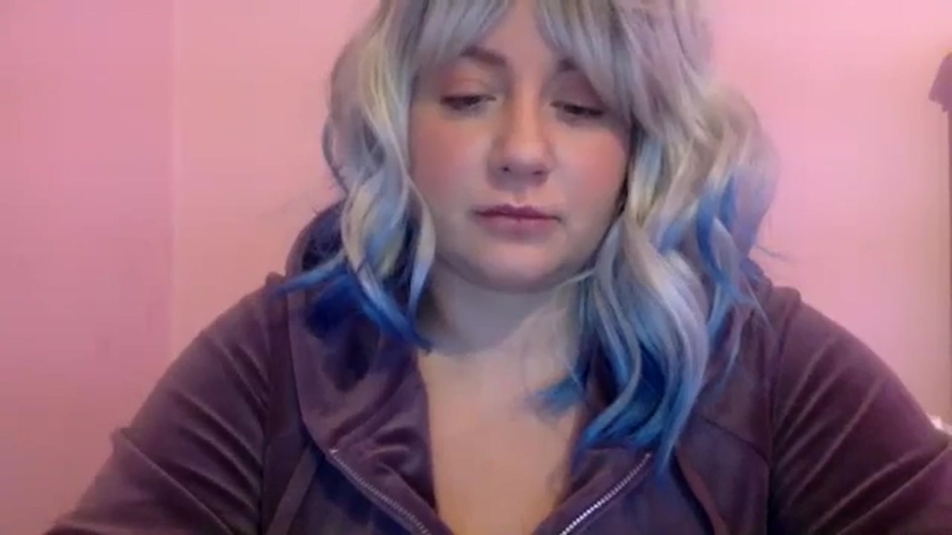 Gallery image thumbnail from Pandabella's myfreecams stream on, 08/26/2024, 18:25 image 4 of 20