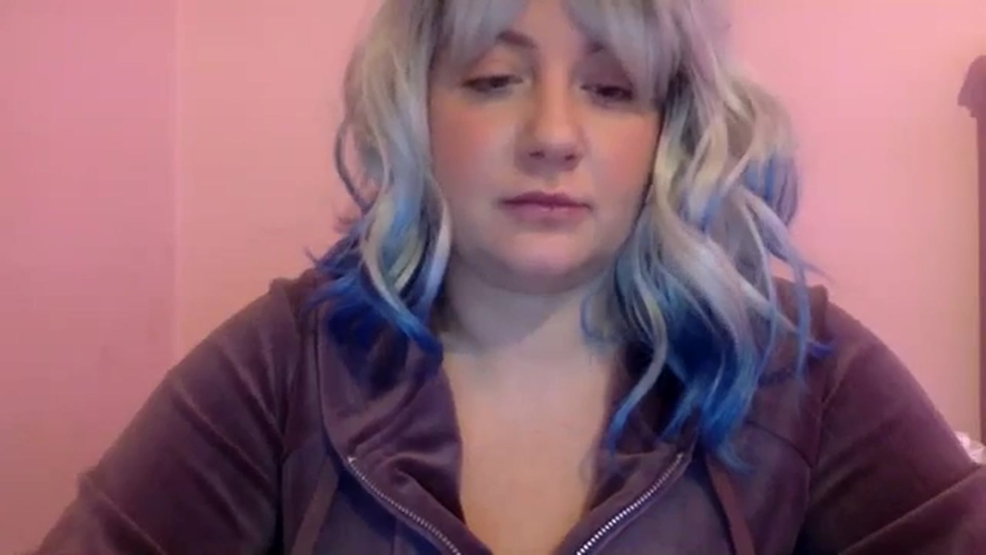 Gallery image thumbnail from Pandabella's myfreecams stream on, 08/26/2024, 18:25 image 7 of 20