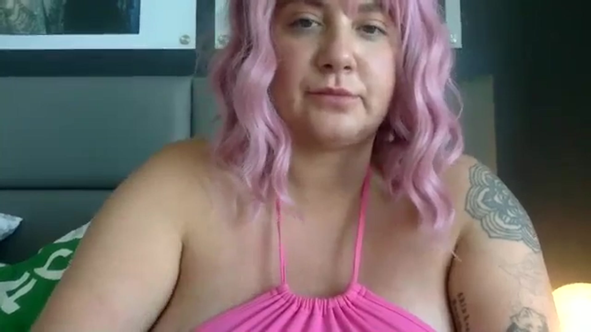Gallery image thumbnail from Pandabella's myfreecams stream on, 09/25/2024, 23:34 image 2 of 20