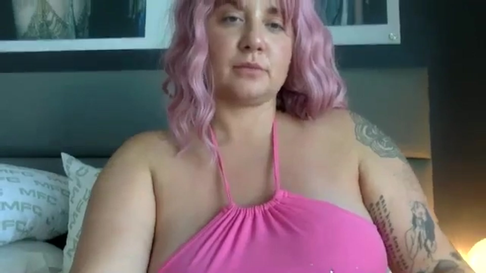 Gallery image thumbnail from Pandabella's myfreecams stream on, 09/26/2024, 24:03 image 6 of 20