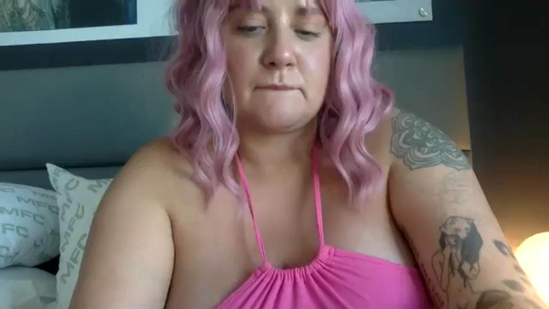 Gallery image thumbnail from Pandabella's myfreecams stream on, 09/26/2024, 24:03 image 7 of 20