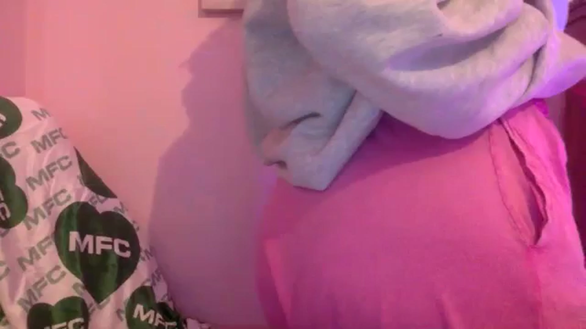 Gallery image thumbnail from Pandabella's myfreecams stream on, 10/06/2024, 10:34 image 1 of 20