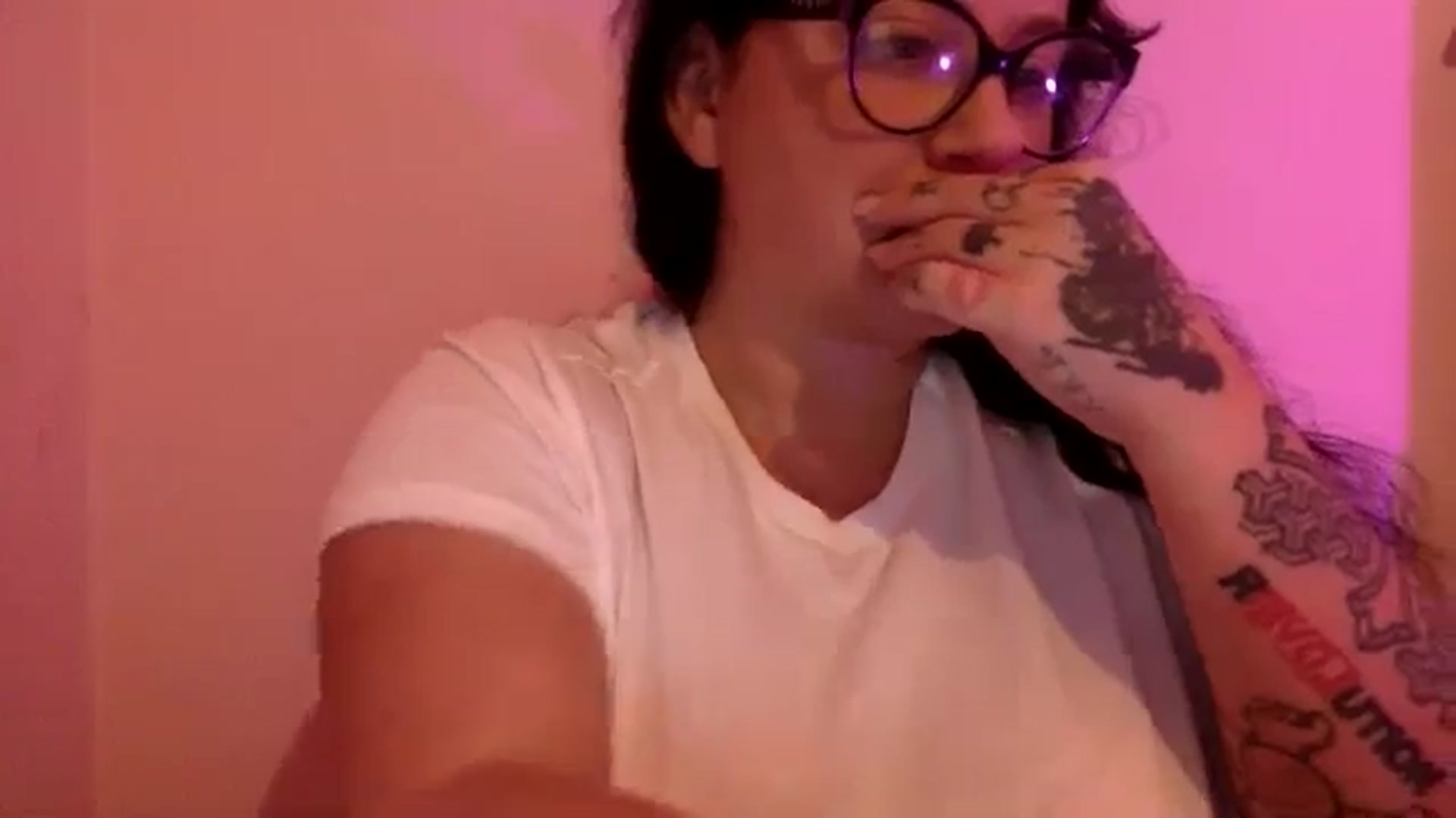 Gallery image thumbnail from Pandabella's myfreecams stream on, 10/09/2024, 24:06 image 20 of 20