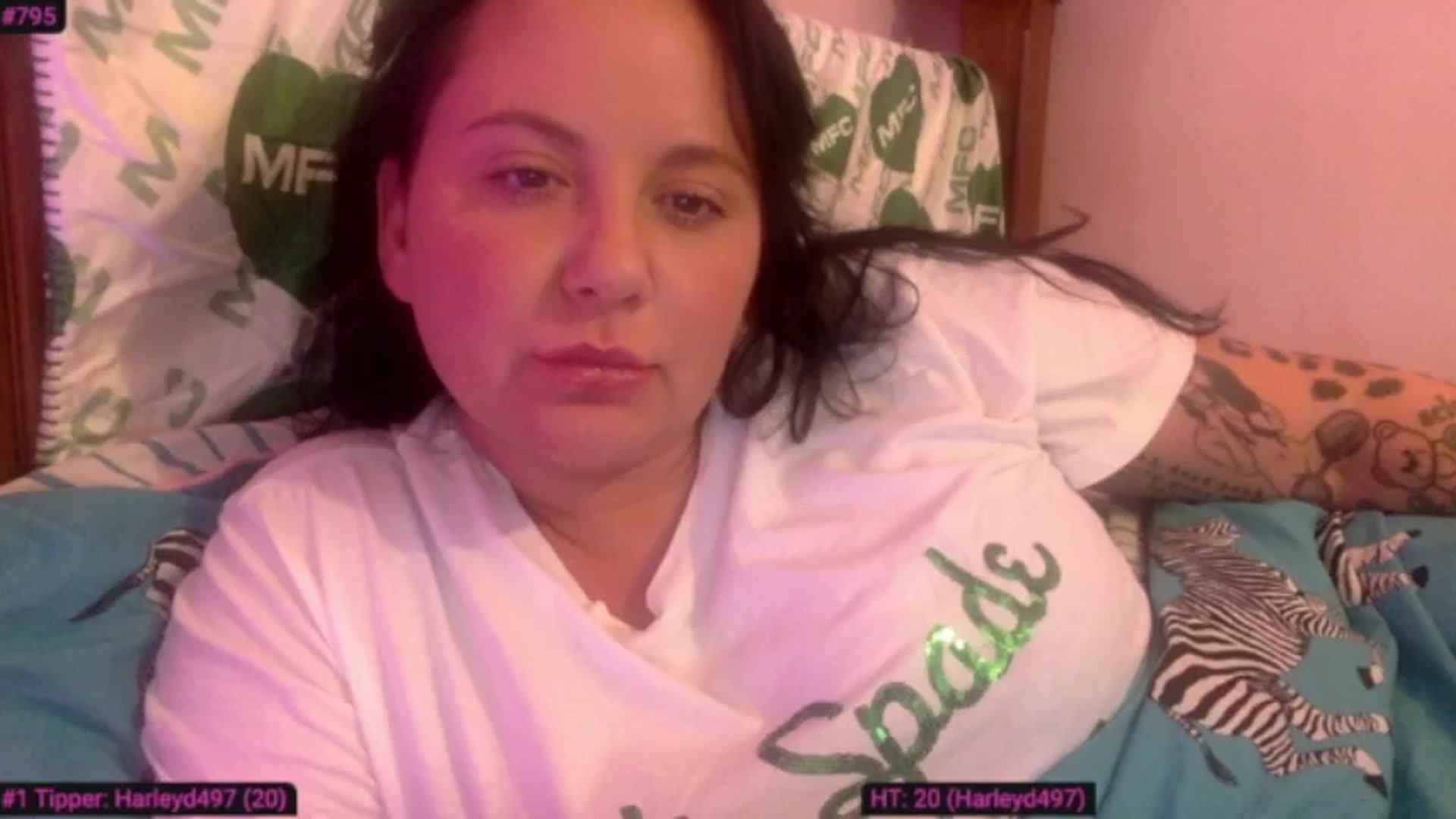 Gallery image thumbnail from Pandabella's myfreecams stream on, 10/16/2024, 24:03 image 16 of 20