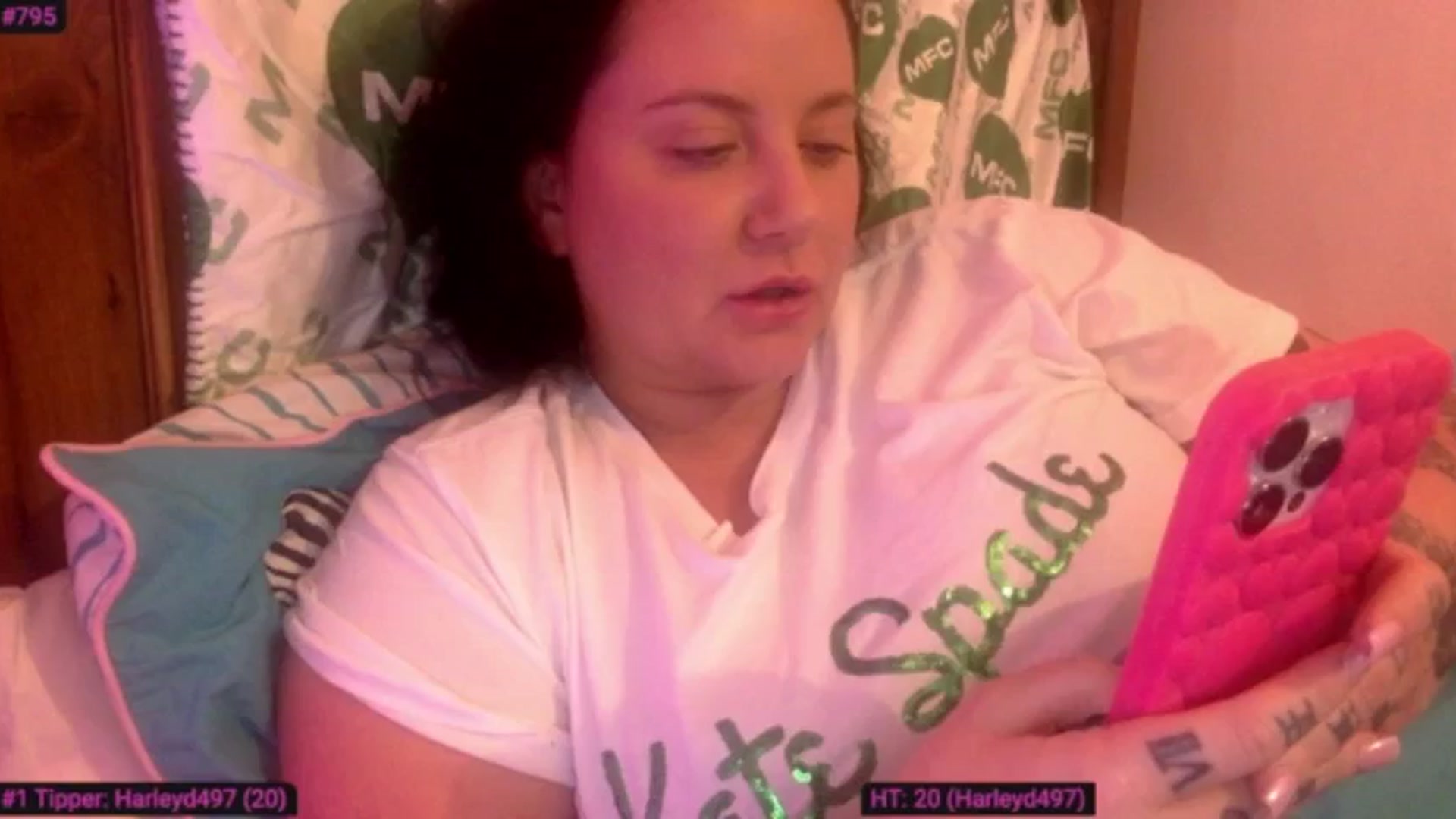 Gallery image thumbnail from Pandabella's myfreecams stream on, 10/16/2024, 24:03 image 20 of 20