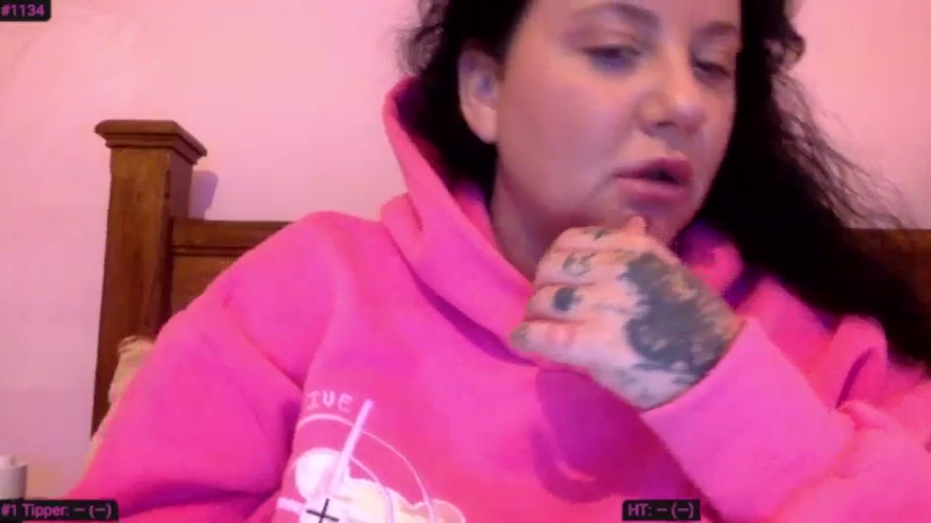 Gallery image thumbnail from Pandabella's myfreecams stream on, 10/27/2024, 20:24 image 14 of 20