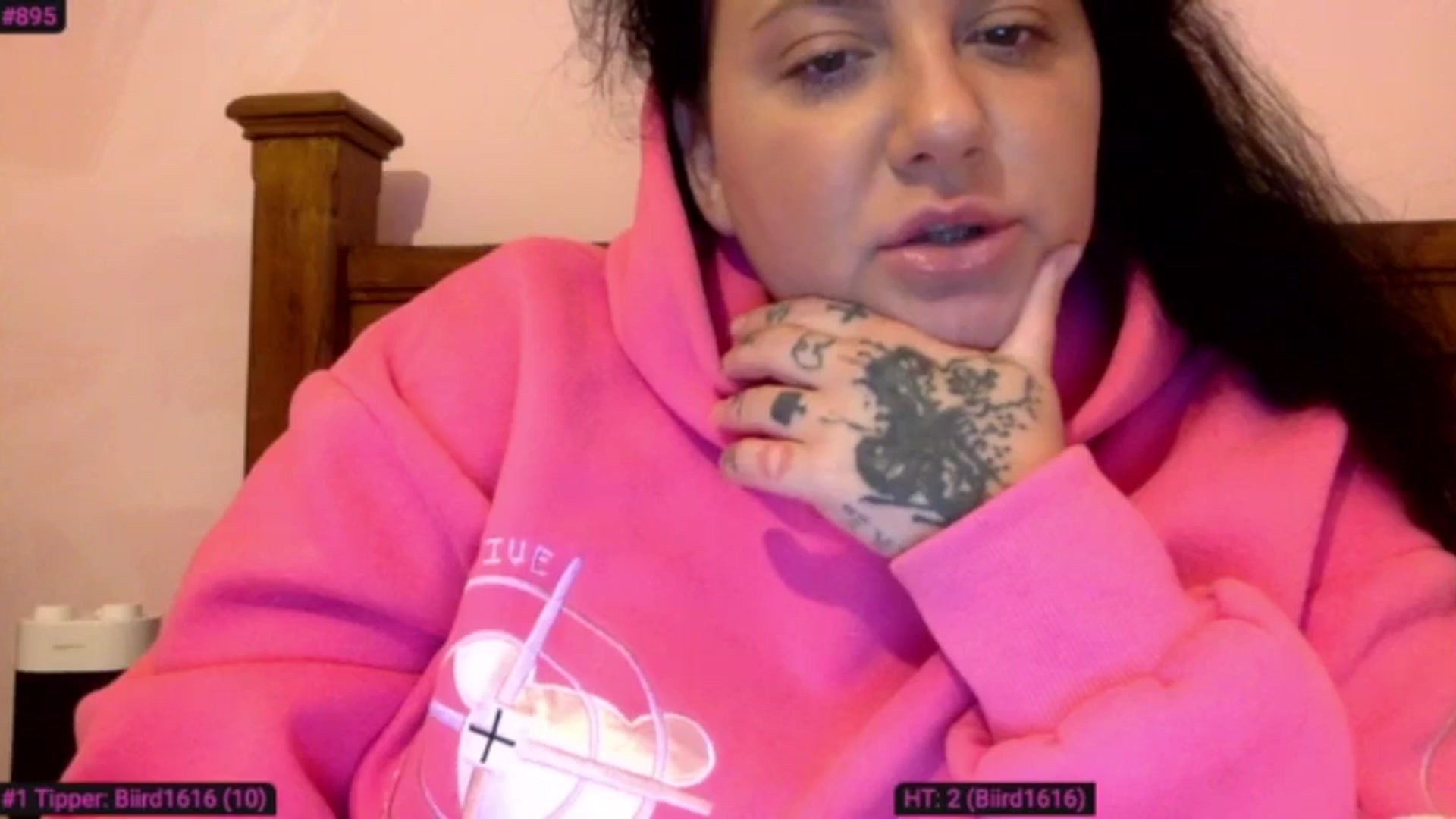 Gallery image thumbnail from Pandabella's myfreecams stream on, 10/27/2024, 21:29 image 8 of 20