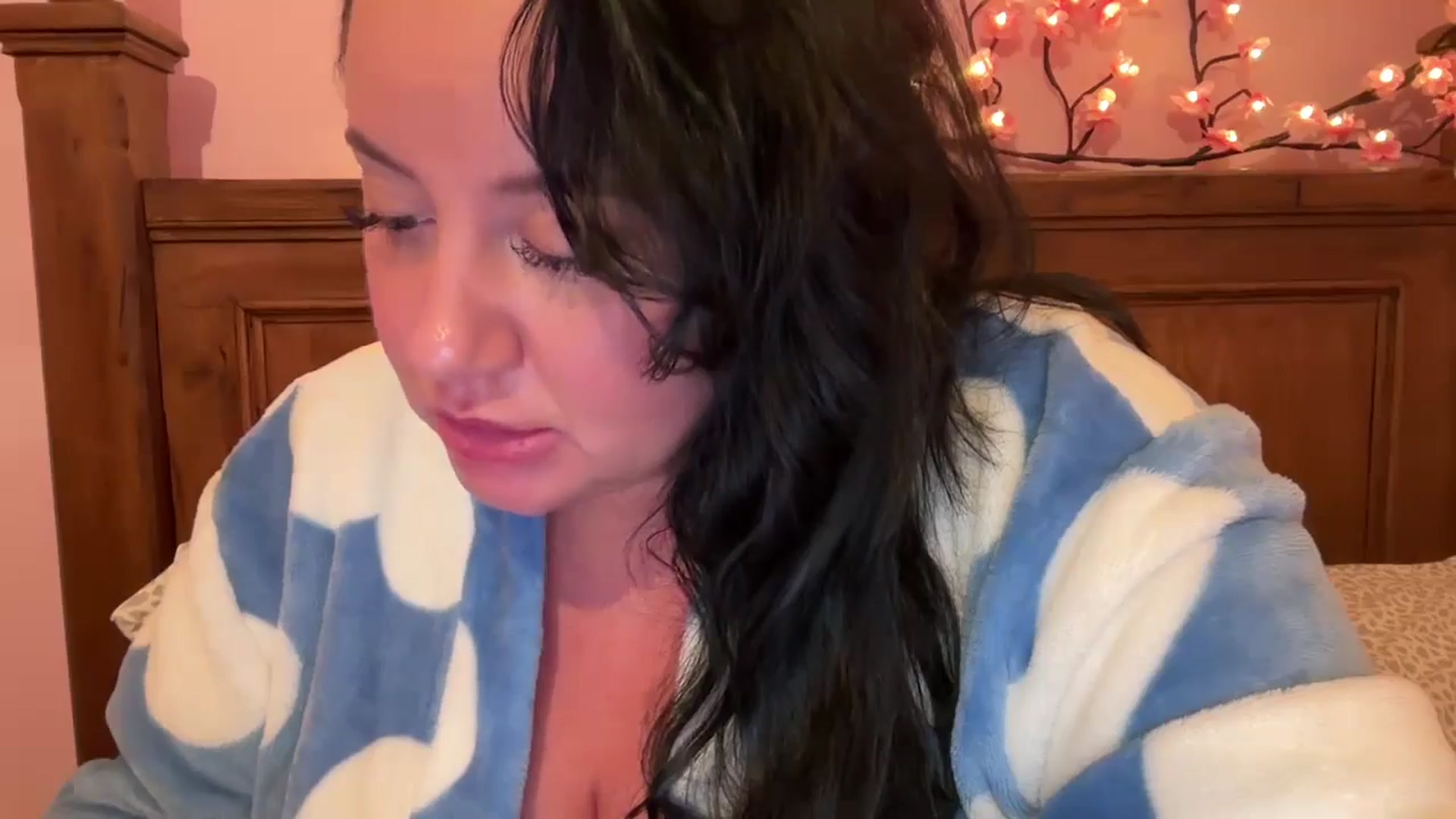 Gallery image thumbnail from Pandabella's myfreecams stream on, 01/21/2025, 24:01 image 16 of 20