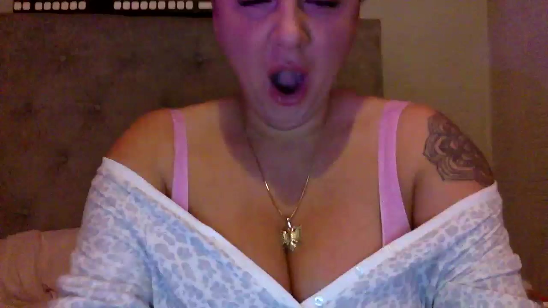 Gallery image thumbnail from Pandabella's myfreecams stream on, 01/28/2025, 22:32 image 14 of 20