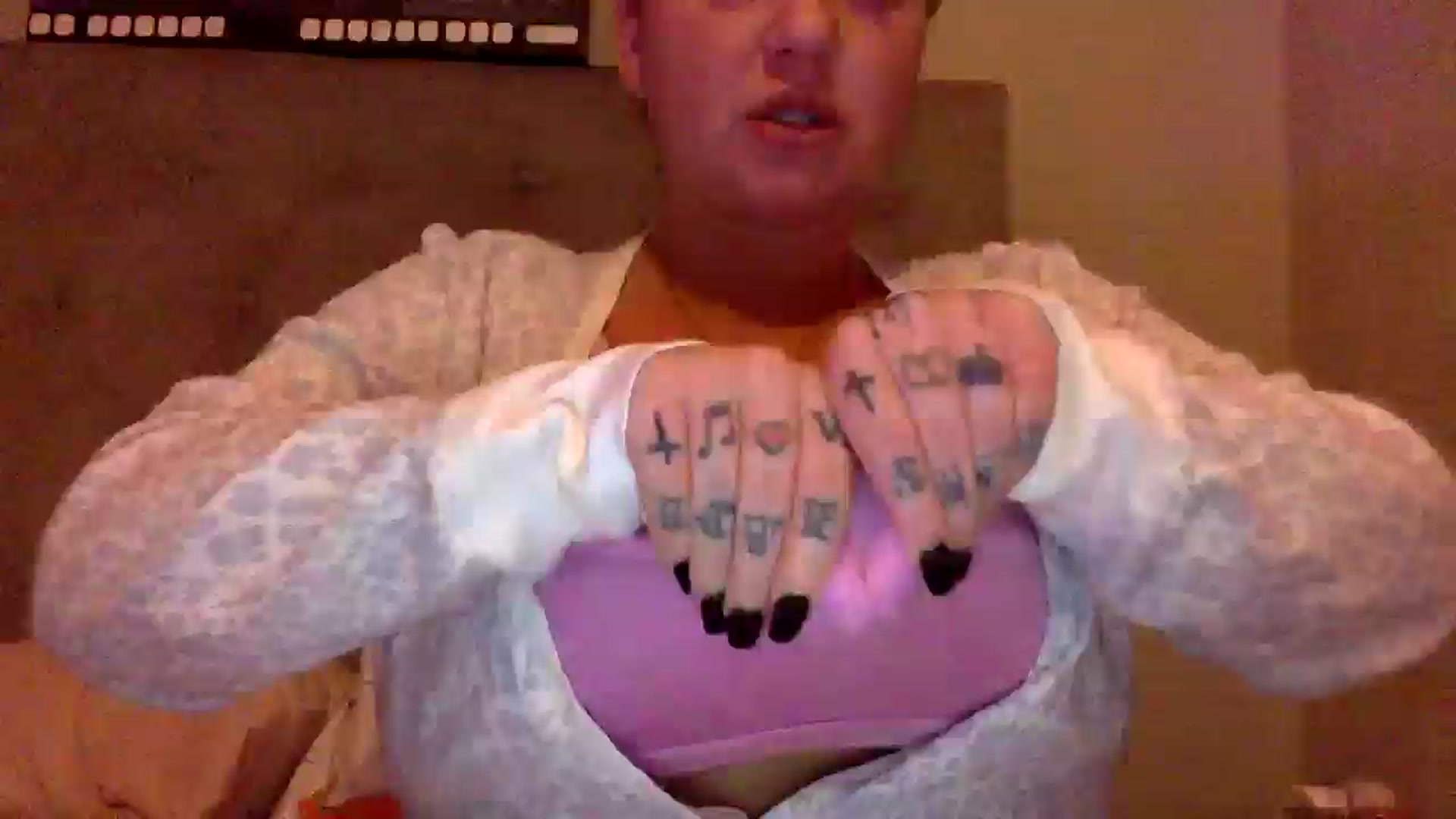 Gallery image thumbnail from Pandabella's myfreecams stream on, 01/28/2025, 22:32 image 2 of 20