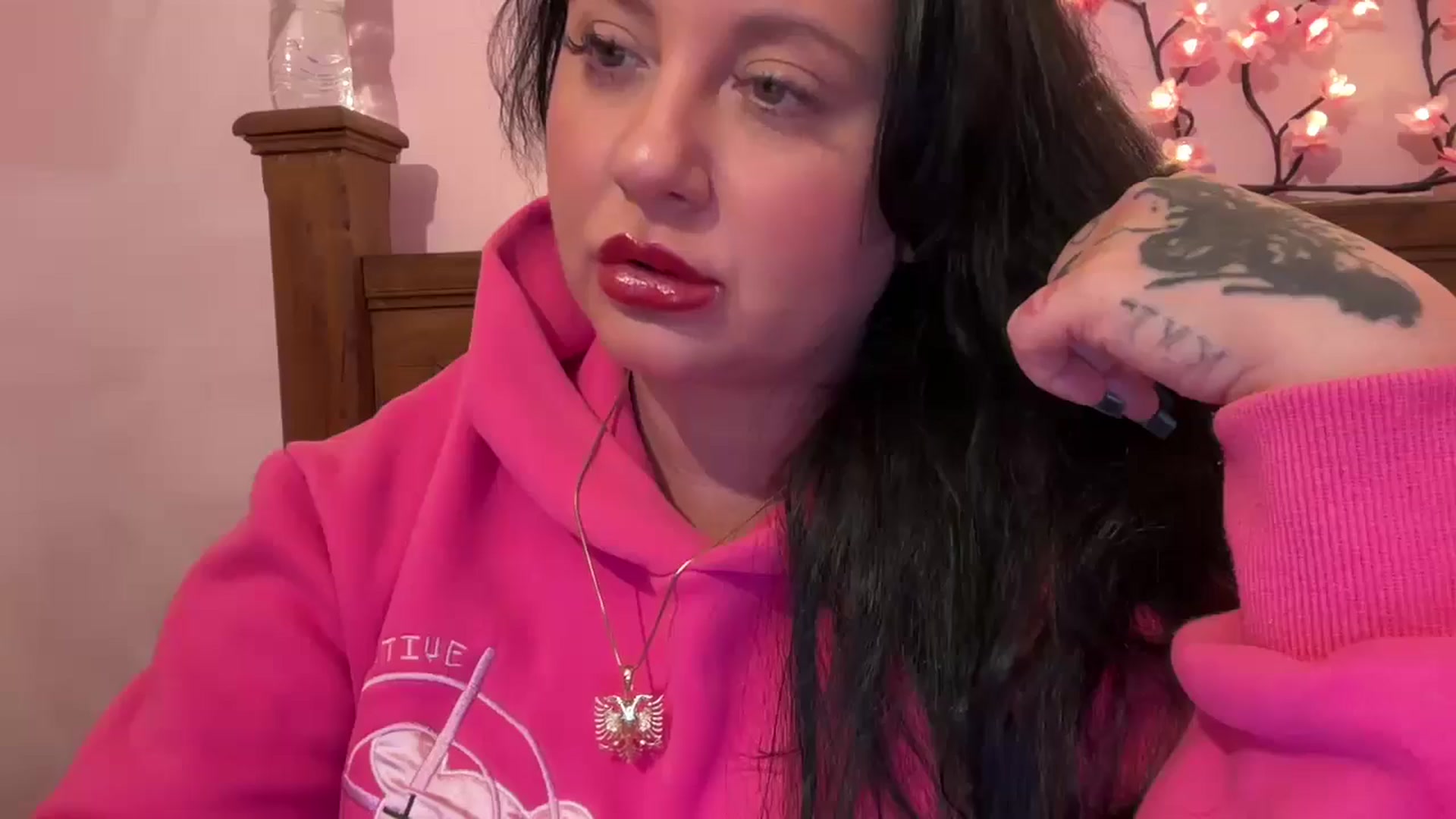 Gallery image thumbnail from Pandabella's myfreecams stream on, 02/02/2025, 05:29 image 18 of 20