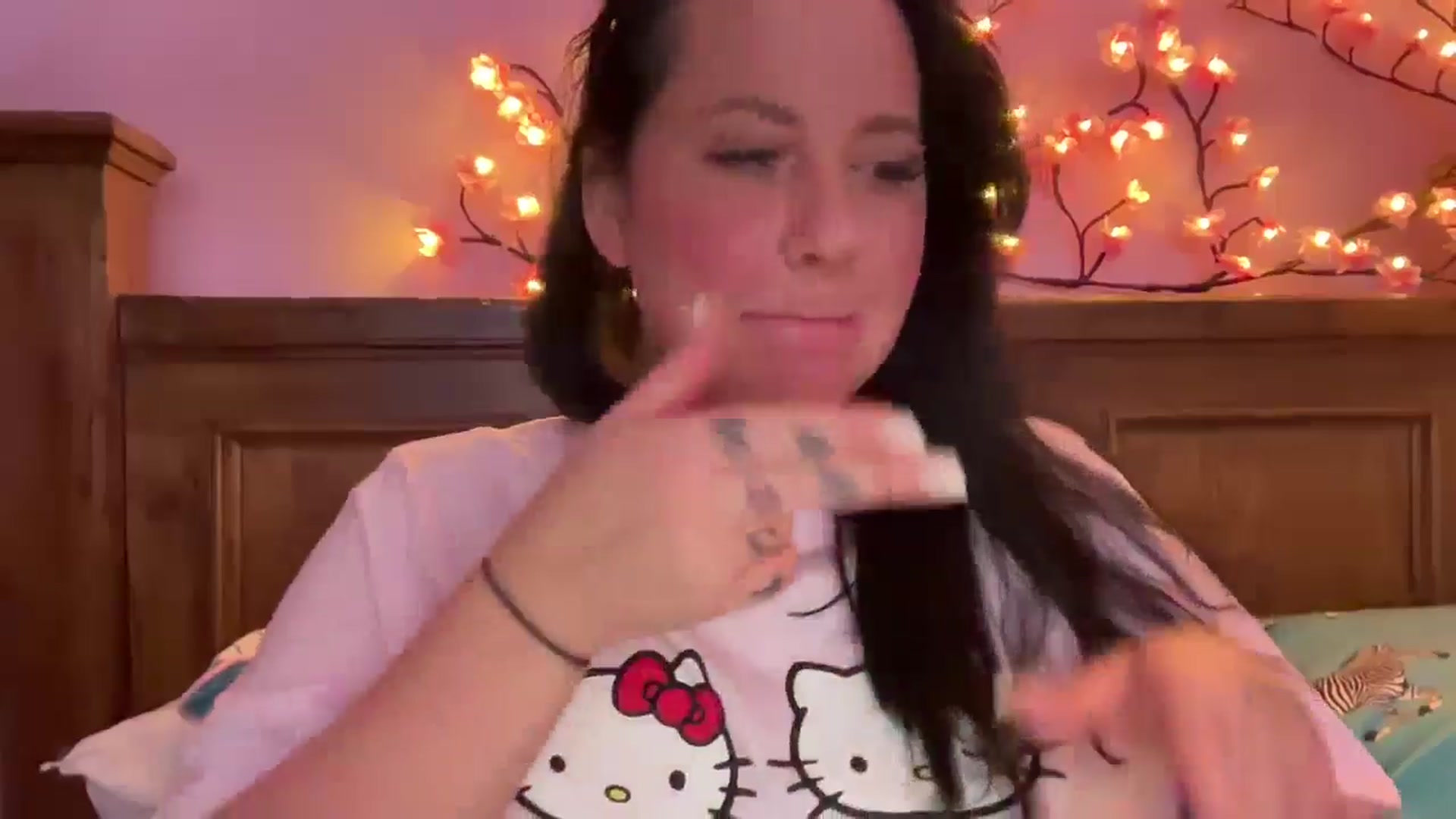 Gallery image thumbnail from Pandabella's myfreecams stream on, 02/25/2025, 01:06 image 5 of 20
