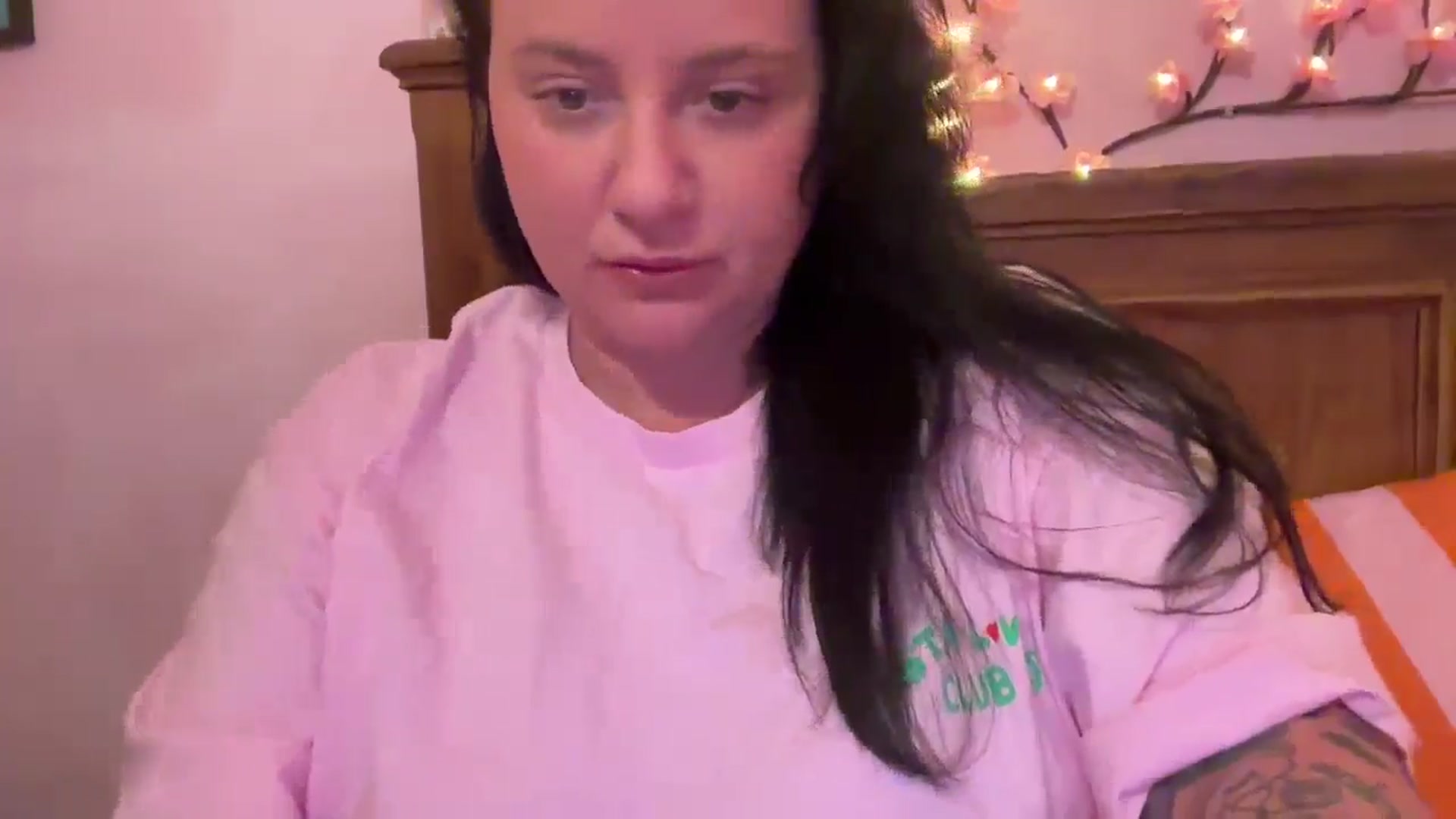 Gallery image thumbnail from Pandabella's myfreecams stream on, 04/28/2025, 24:46 image 3 of 20