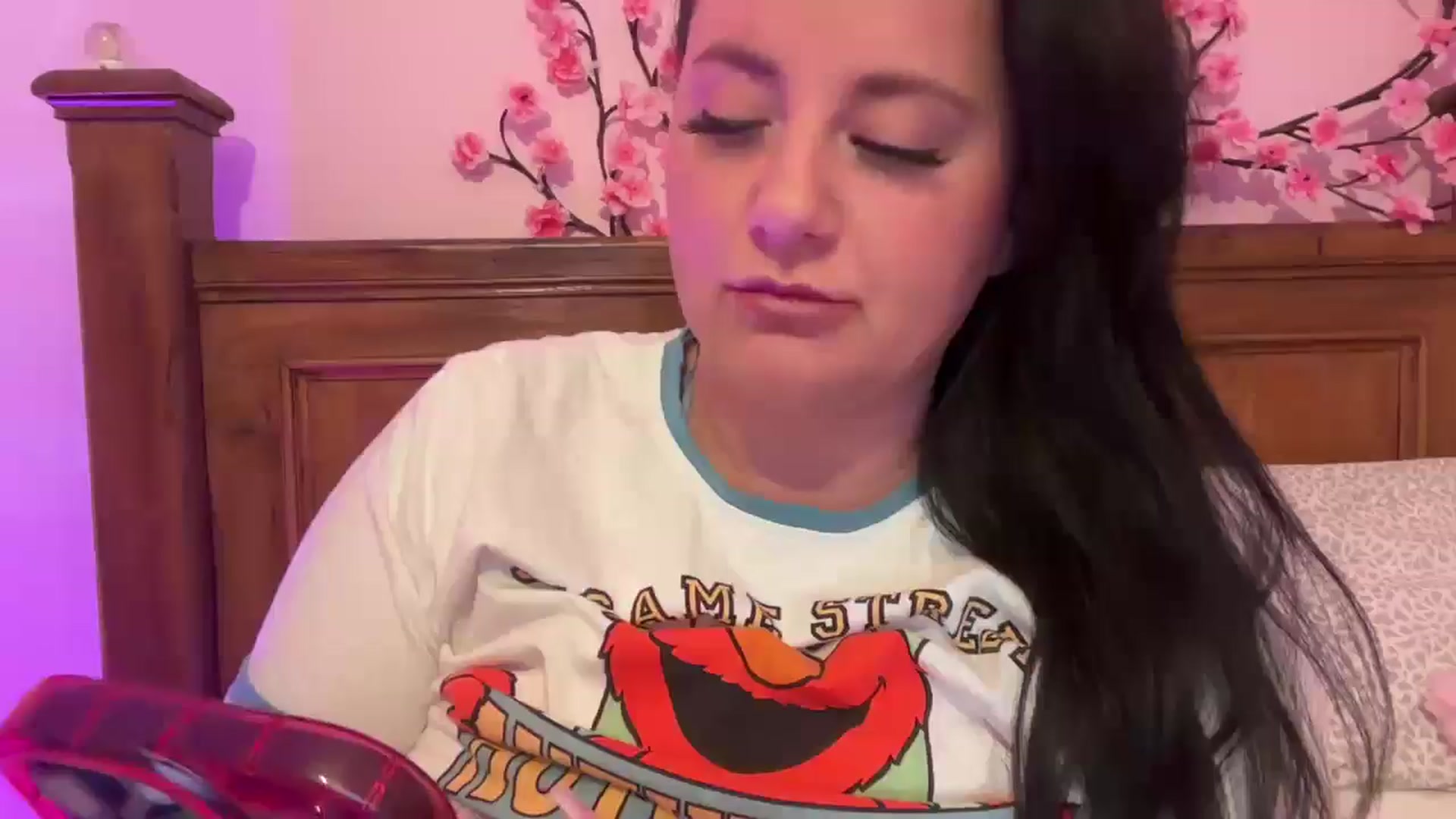 Gallery image thumbnail from Pandabella's myfreecams stream on, 05/05/2025, 21:06 image 1 of 20