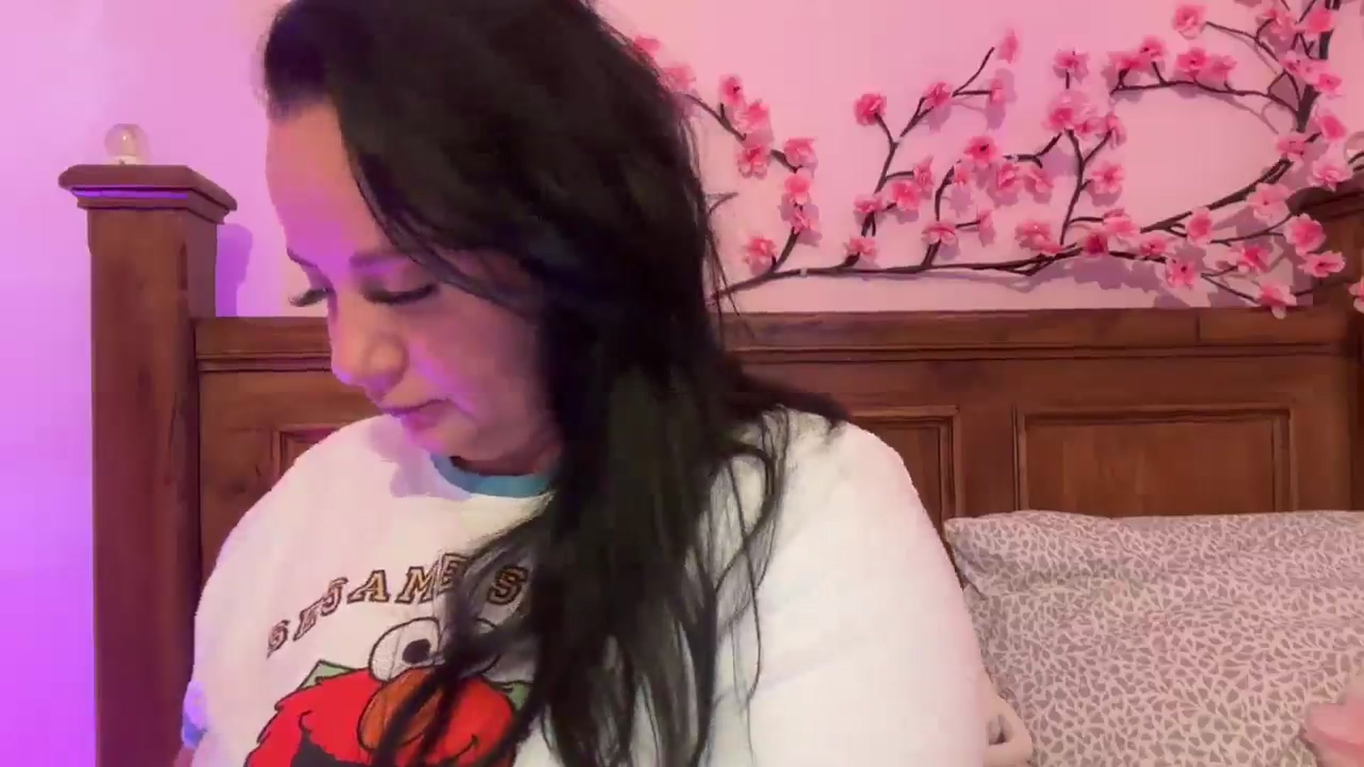 Gallery image thumbnail from Pandabella's myfreecams stream on, 05/05/2025, 21:06 image 18 of 20