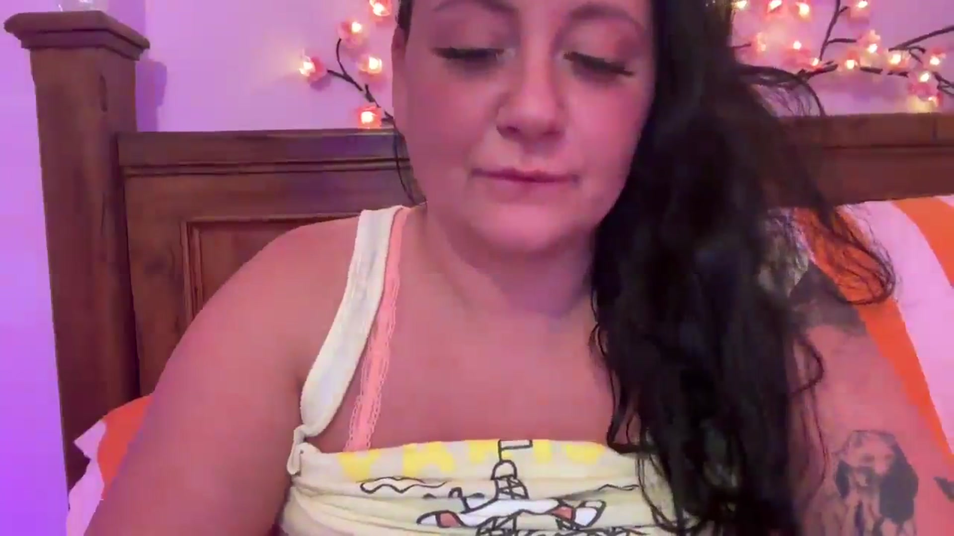 Gallery image thumbnail from Pandabella's myfreecams stream on, 06/01/2025, 15:39 image 19 of 20