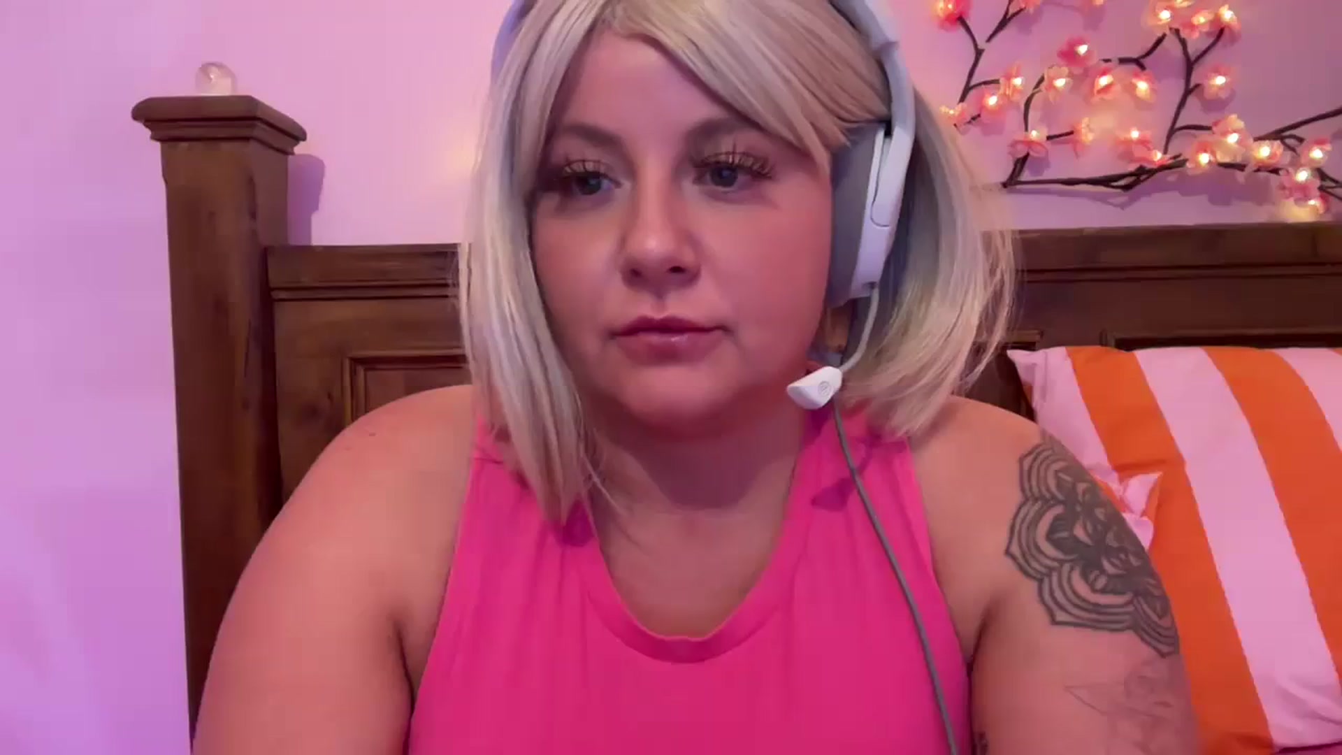 Gallery image thumbnail from Pandabella's myfreecams stream on, 06/01/2025, 23:42 image 8 of 20