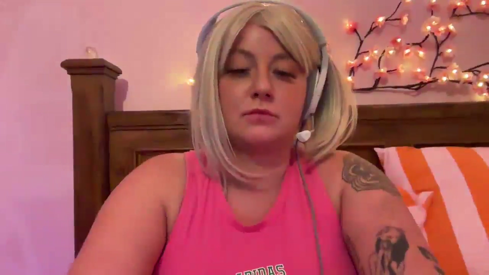 Gallery image thumbnail from Pandabella's myfreecams stream on, 06/01/2025, 23:42 image 14 of 20