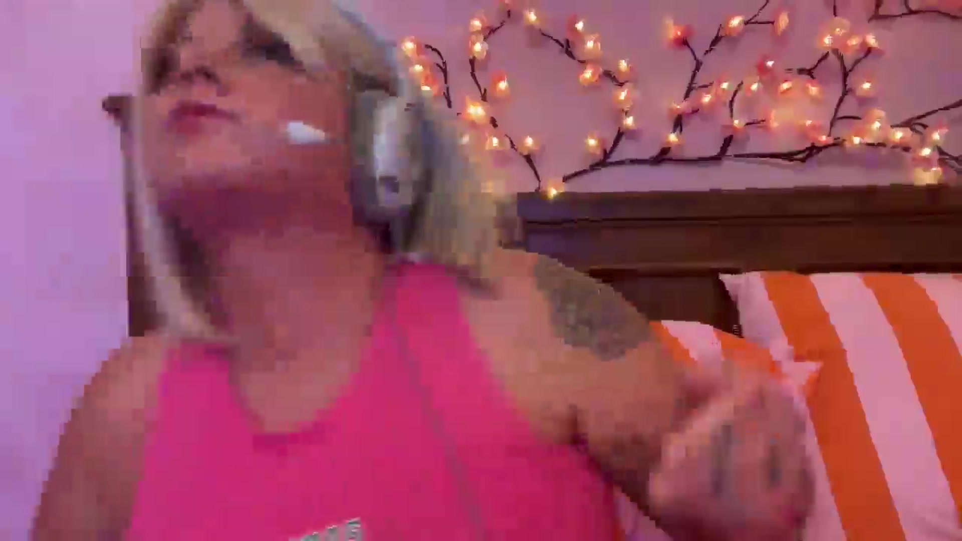 Gallery image thumbnail from Pandabella's myfreecams stream on, 06/01/2025, 23:42 image 3 of 20