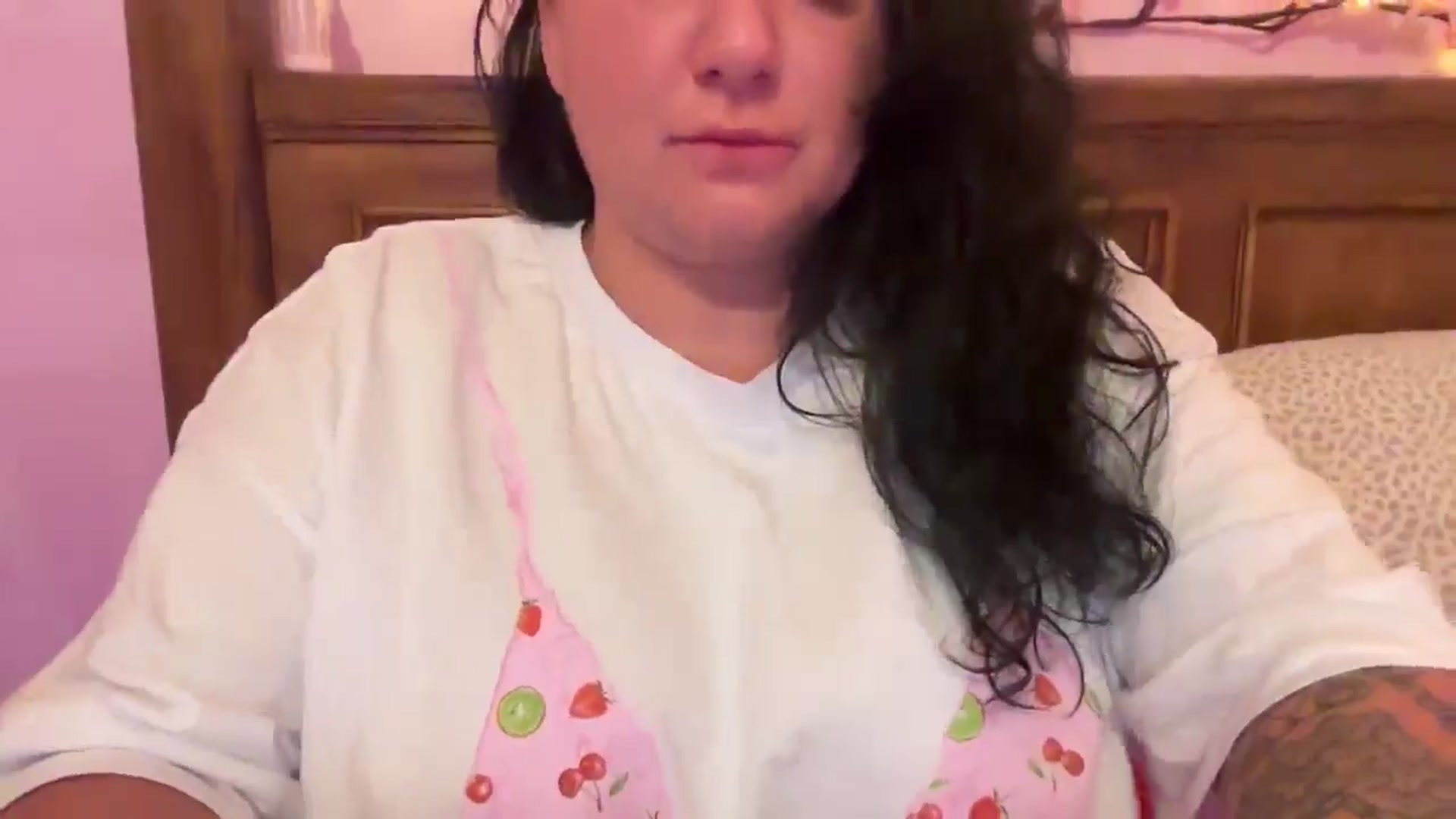 Gallery image thumbnail from Pandabella's myfreecams stream on, 06/13/2025, 22:27 image 5 of 20