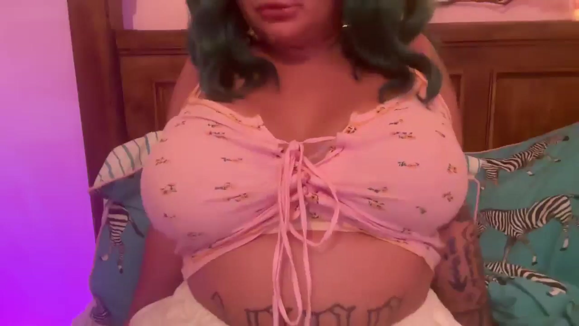 Gallery image thumbnail from Pandabella's myfreecams stream on, 07/12/2025, 23:58 image 11 of 20