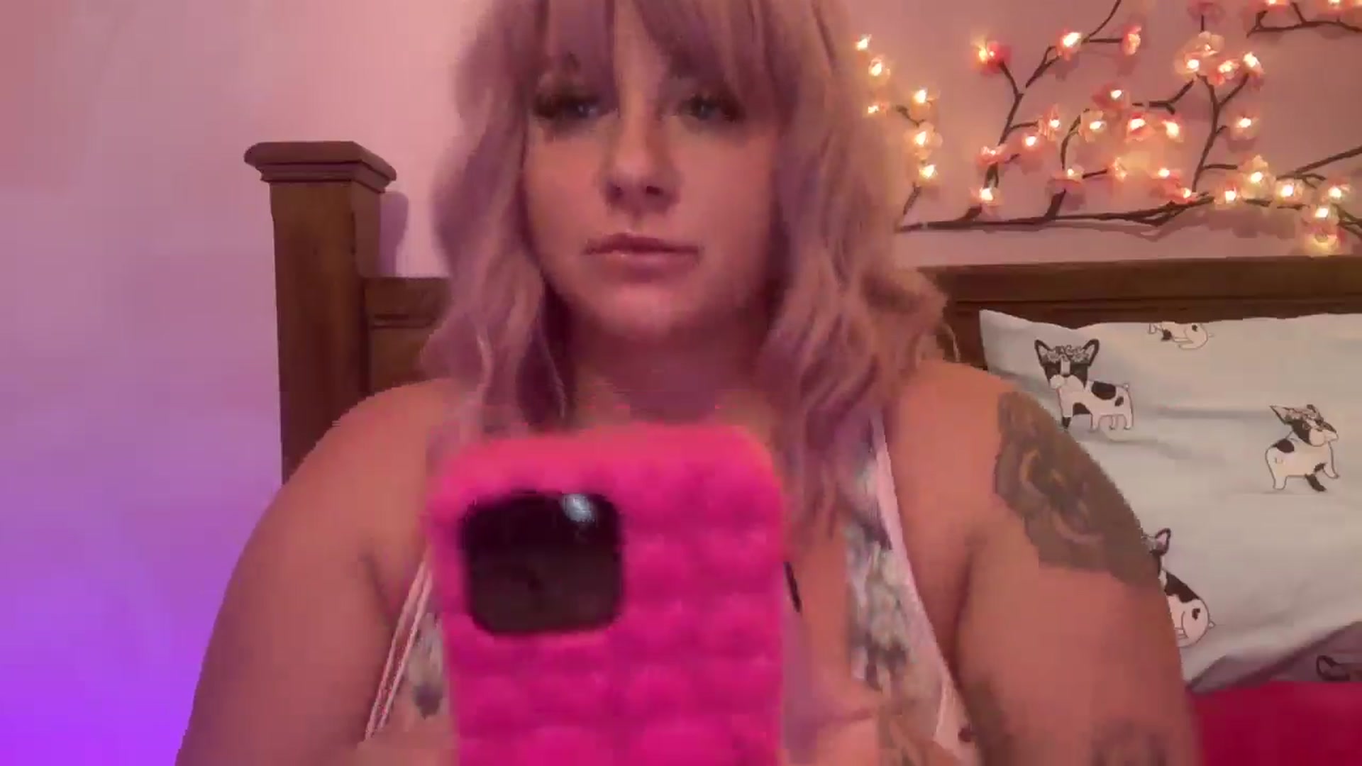 Gallery image thumbnail from Pandabella's myfreecams stream on, 07/14/2025, 24:00 image 16 of 20