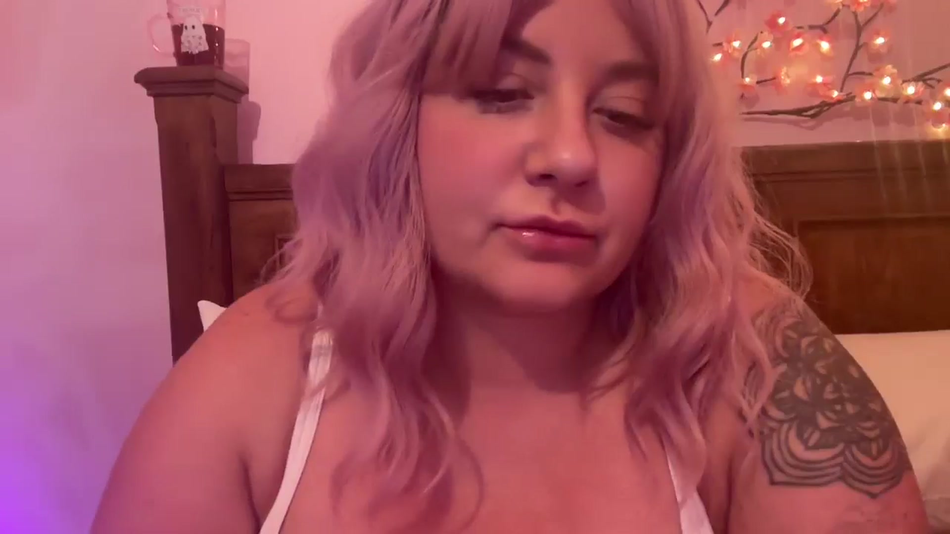 Gallery image thumbnail from Pandabella's myfreecams stream on, 07/29/2025, 24:09 image 16 of 20