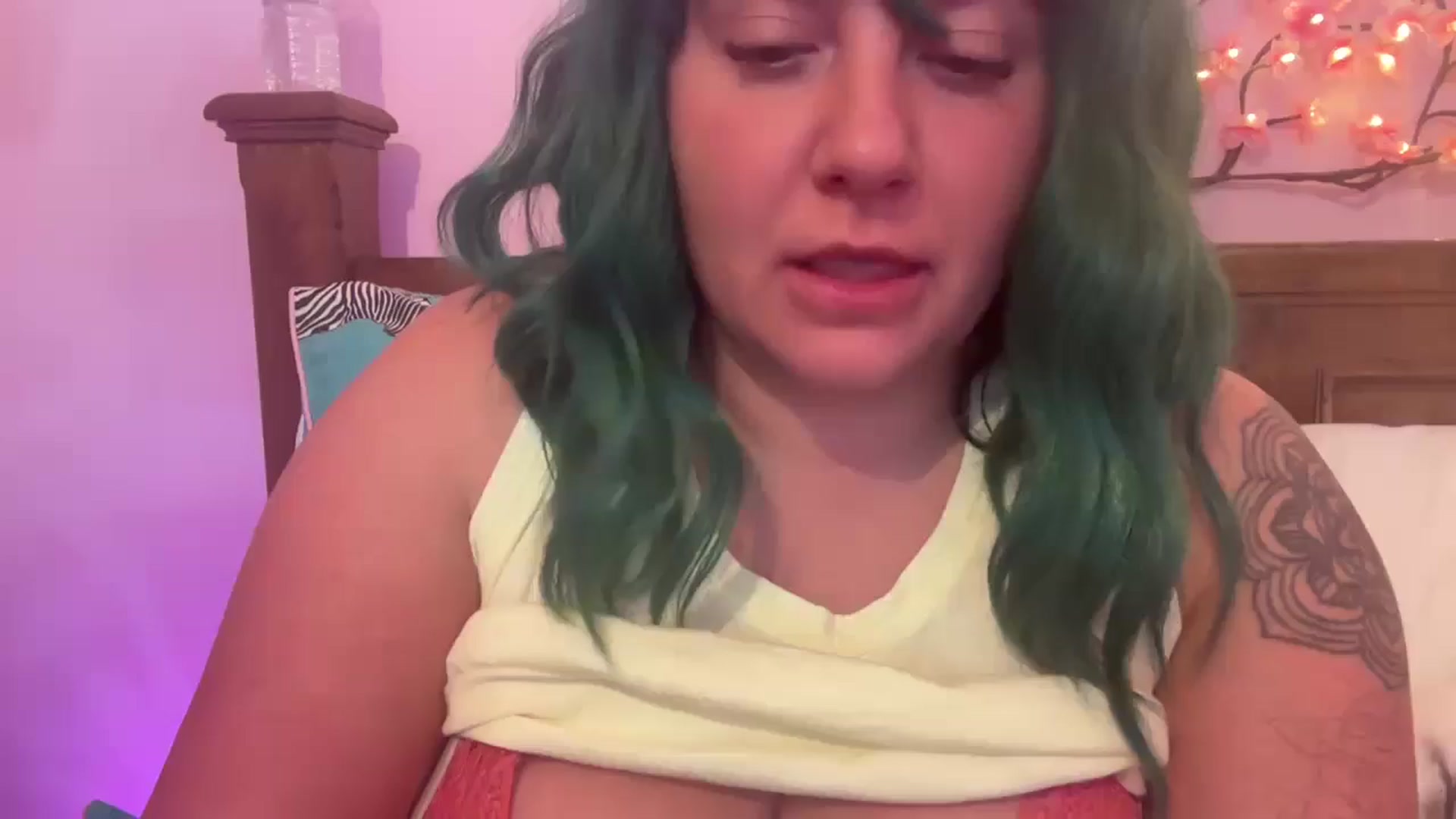 Gallery image thumbnail from Pandabella's myfreecams stream on, 07/31/2025, 21:56 image 17 of 20