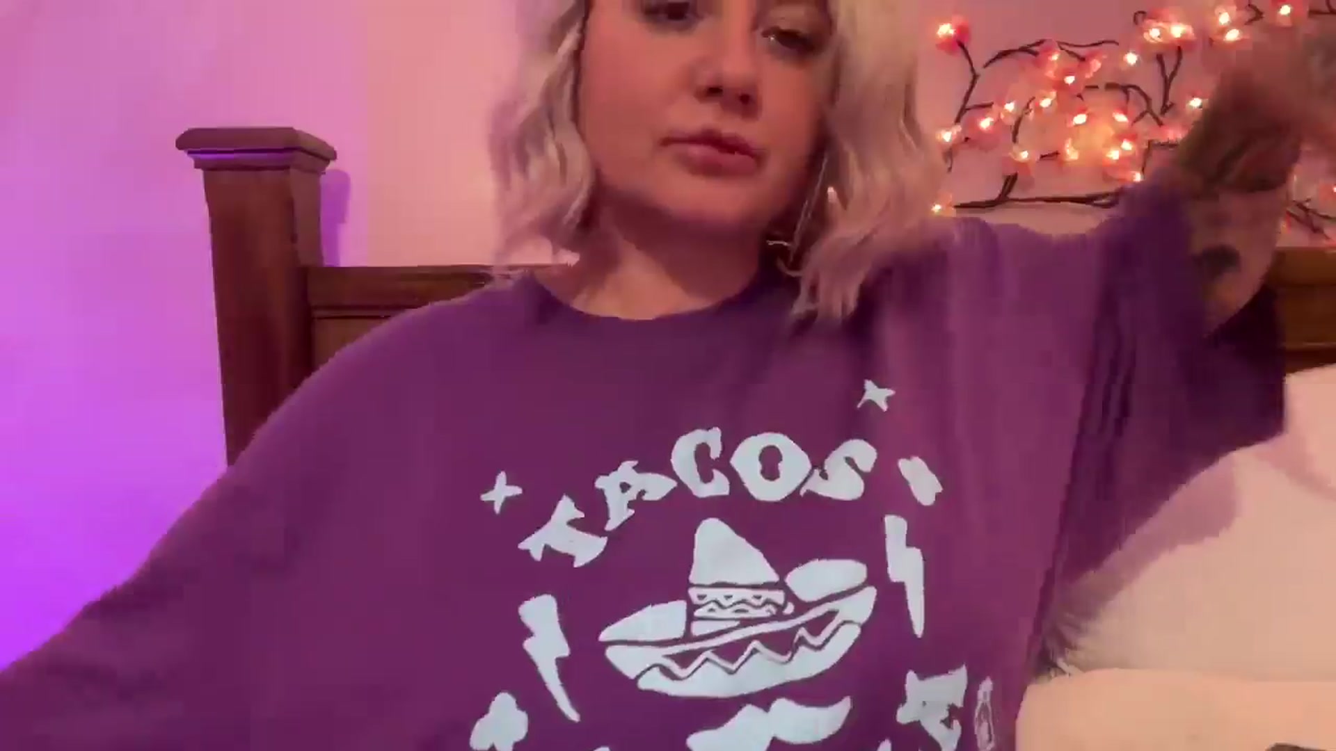 Gallery image thumbnail from Pandabella's myfreecams stream on, 10/09/2025, 20:33 image 19 of 20