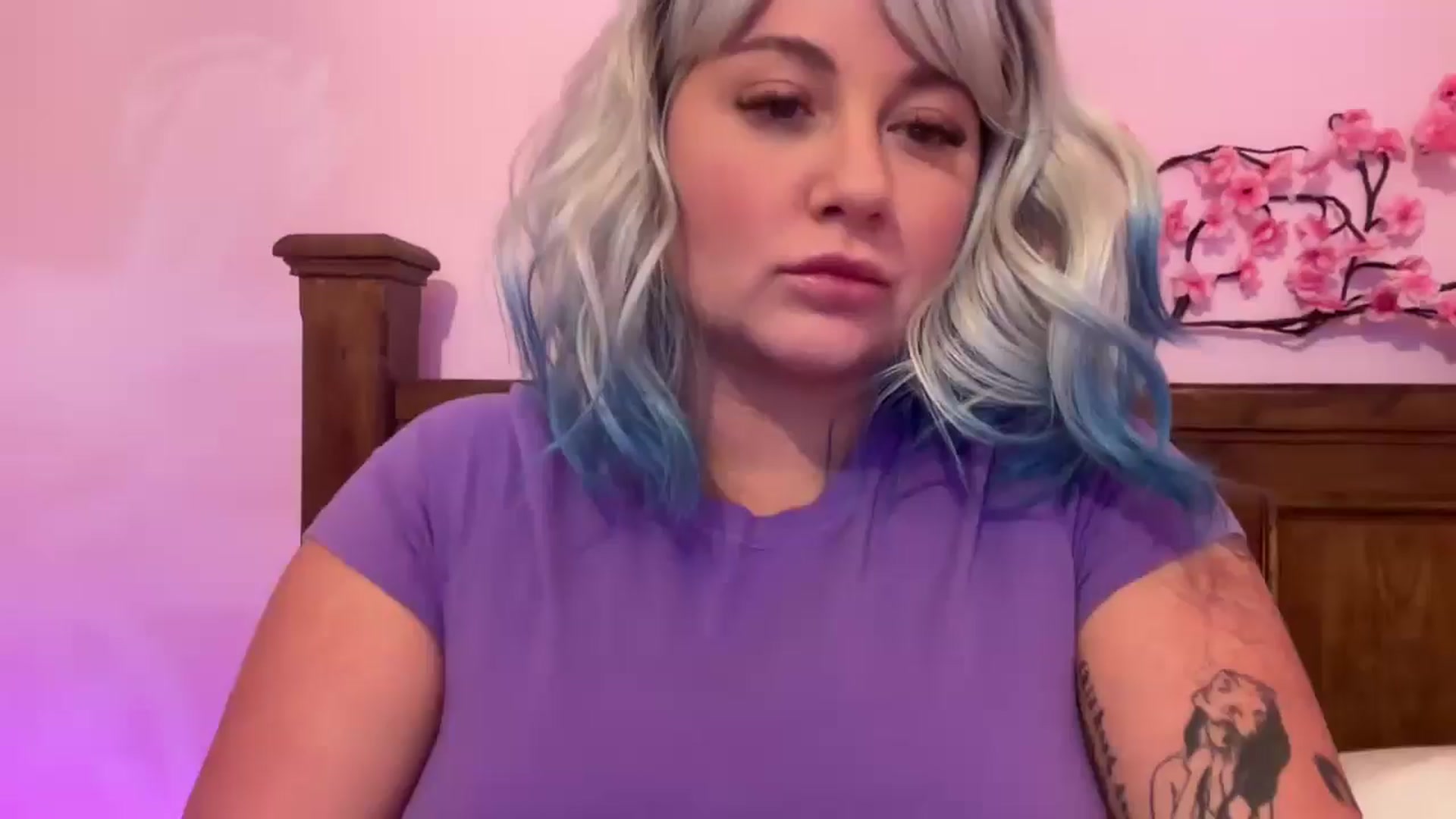 Gallery image thumbnail from Pandabella's myfreecams stream on, 10/13/2025, 23:04 image 1 of 20