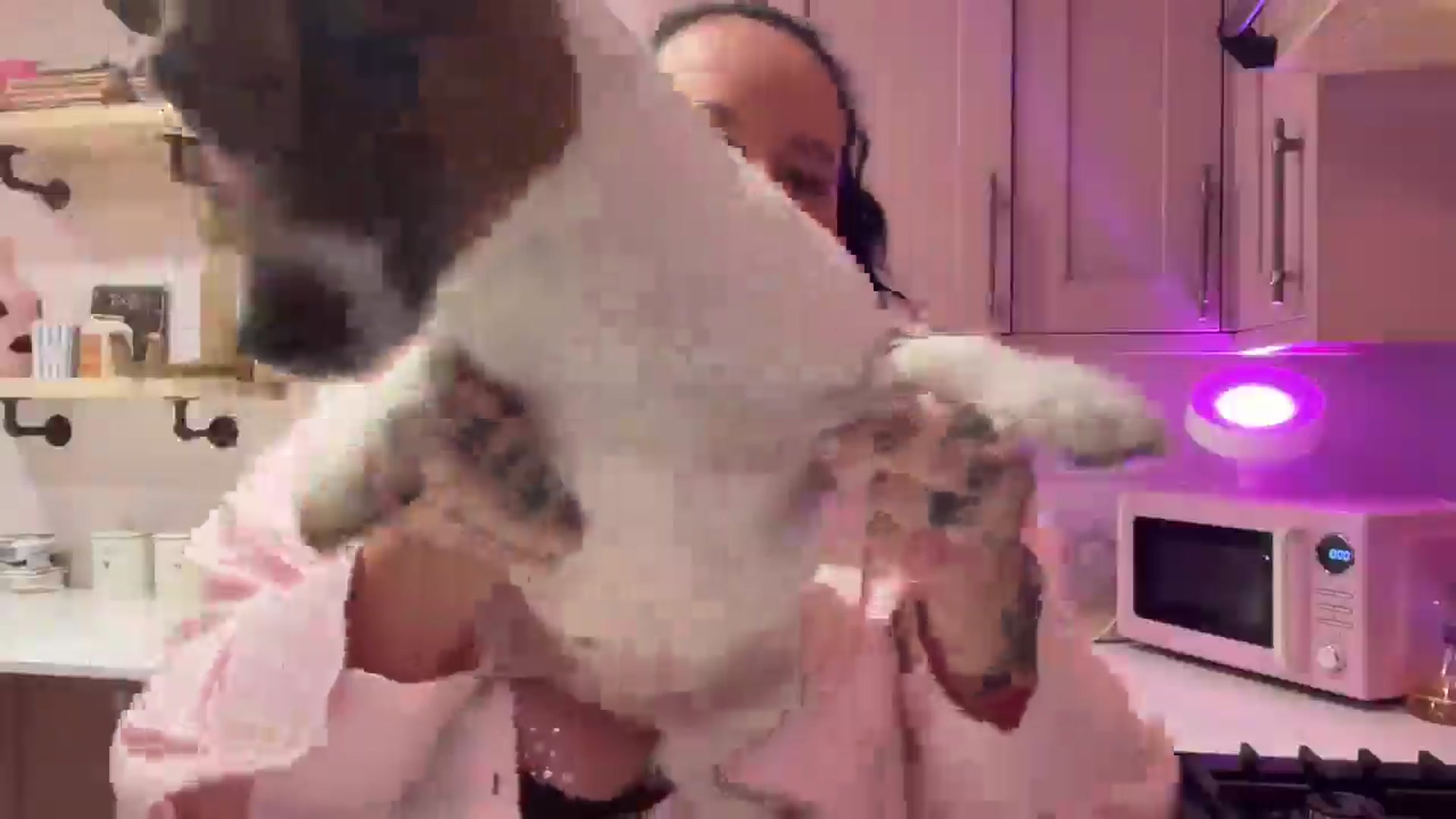 Gallery image thumbnail from Pandabella's myfreecams stream on, 01/02/2026, 02:45 image 12 of 20