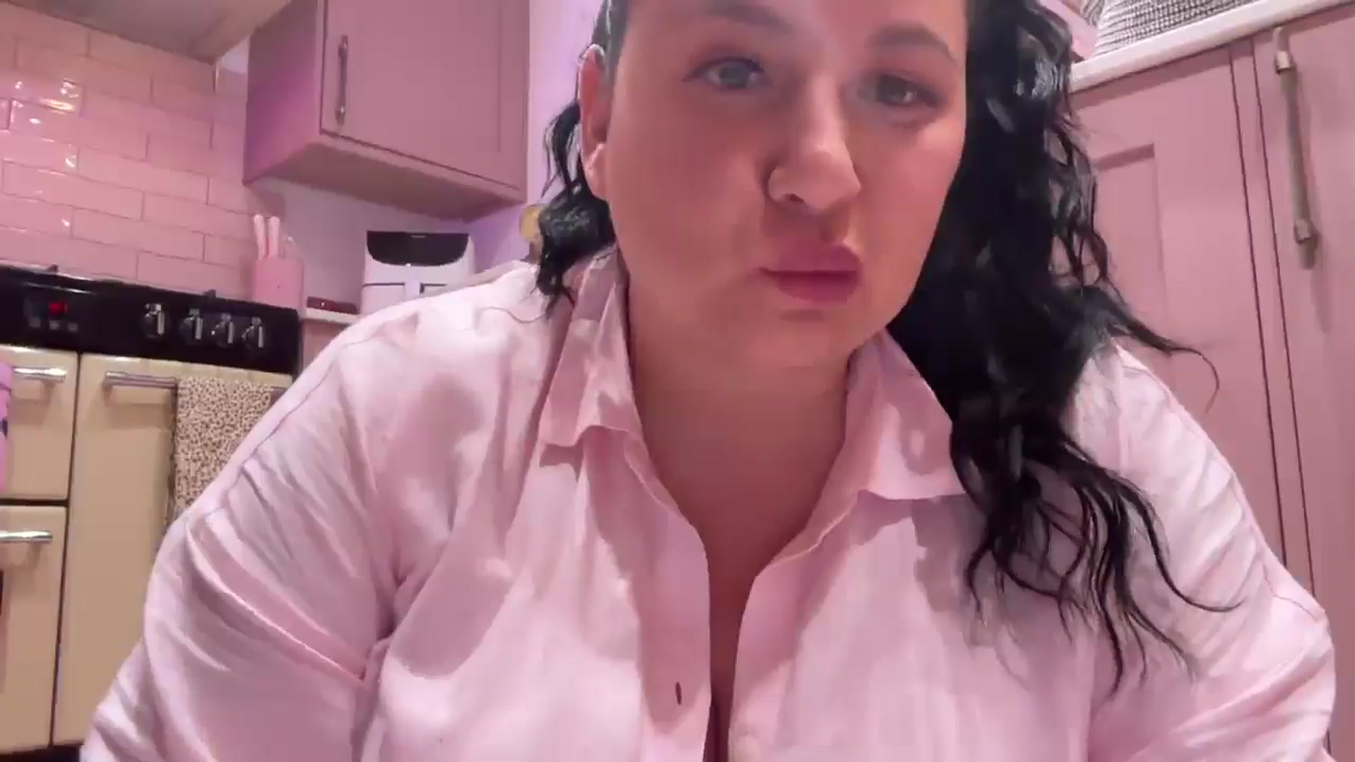 Gallery image thumbnail from Pandabella's myfreecams stream on, 01/02/2026, 02:45 image 10 of 20