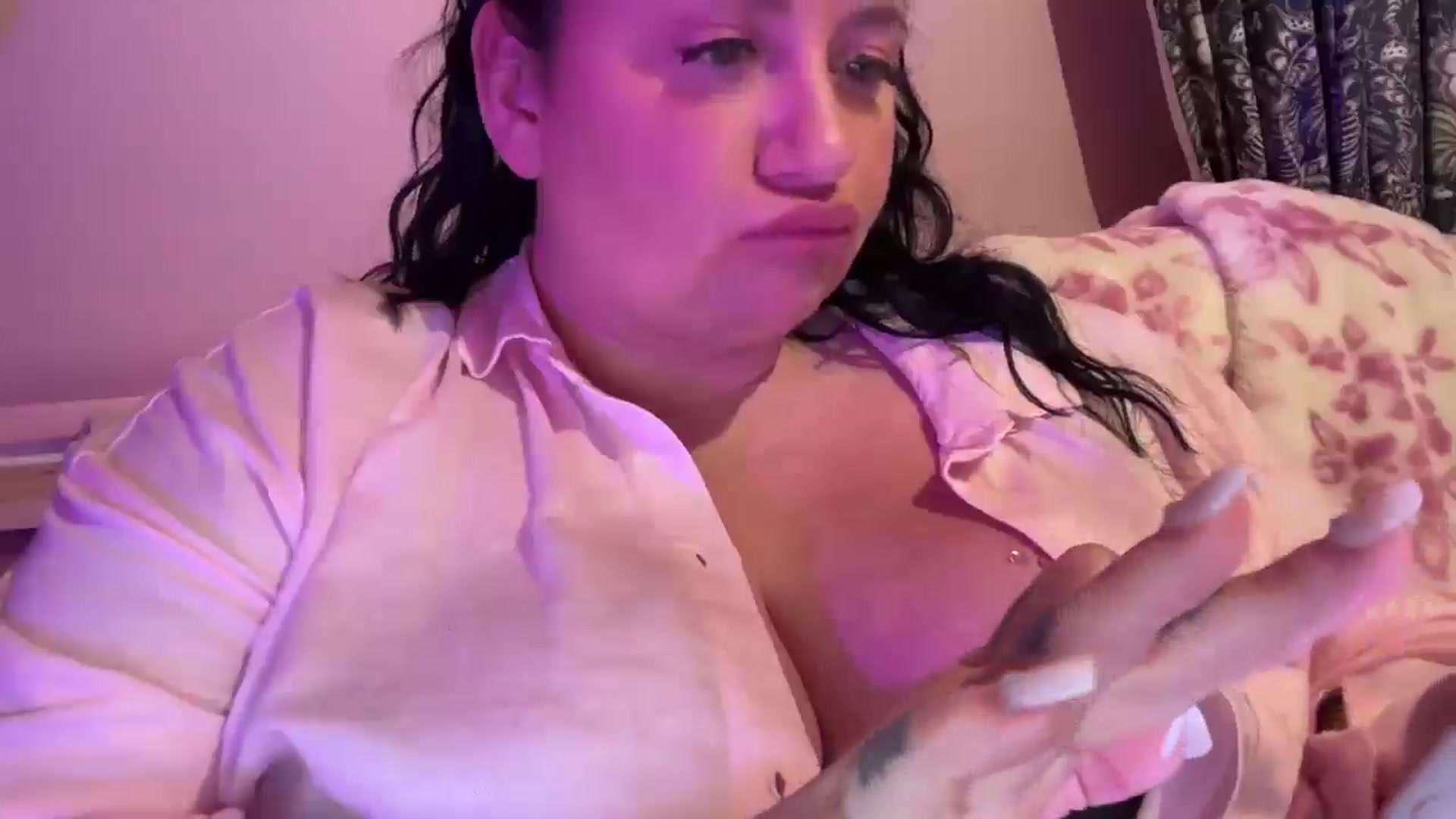 Gallery image thumbnail from Pandabella's myfreecams stream on, 01/02/2026, 03:28 image 2 of 20