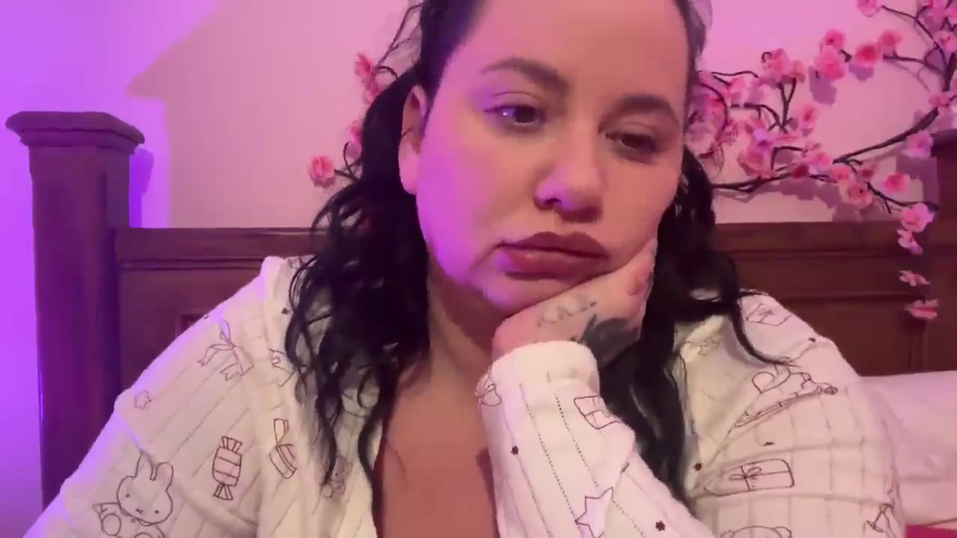 Gallery image thumbnail from Pandabella's myfreecams stream on, 01/17/2026, 21:44 image 17 of 20