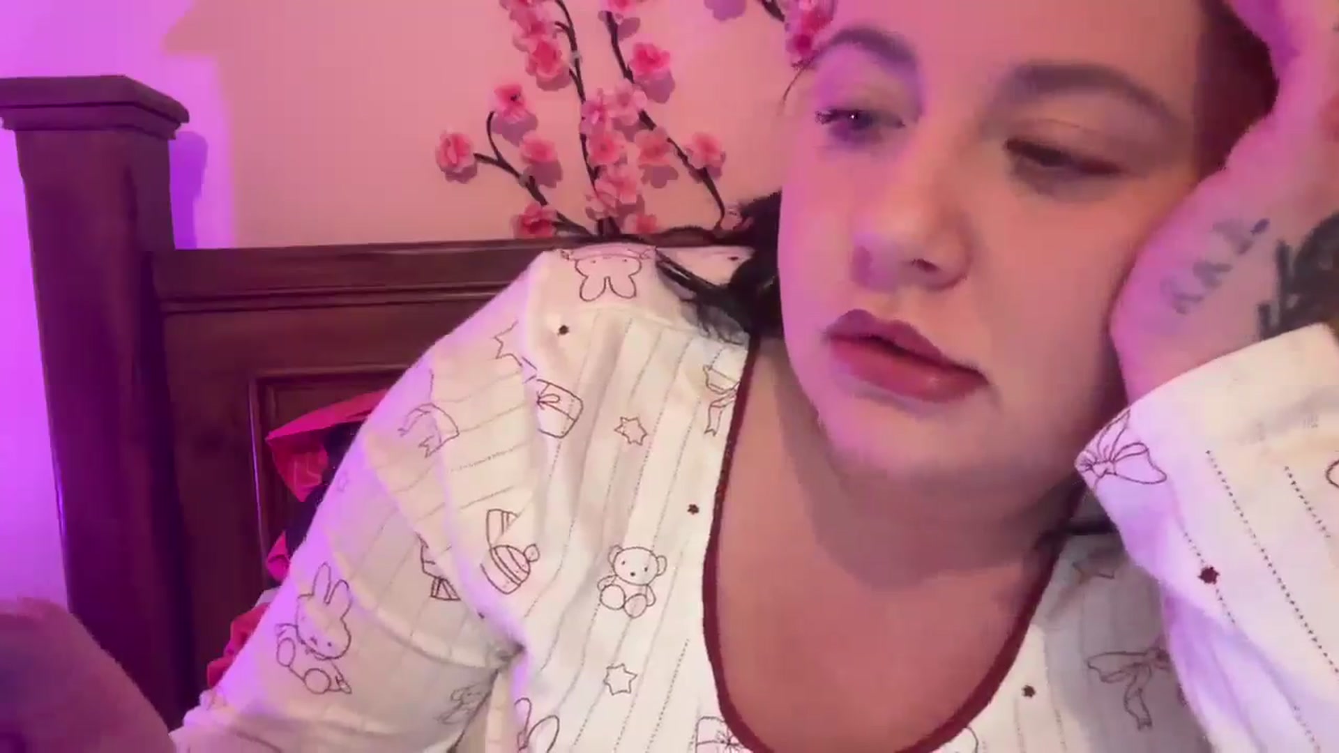 Gallery image thumbnail from Pandabella's myfreecams stream on, 01/17/2026, 21:44 image 19 of 20