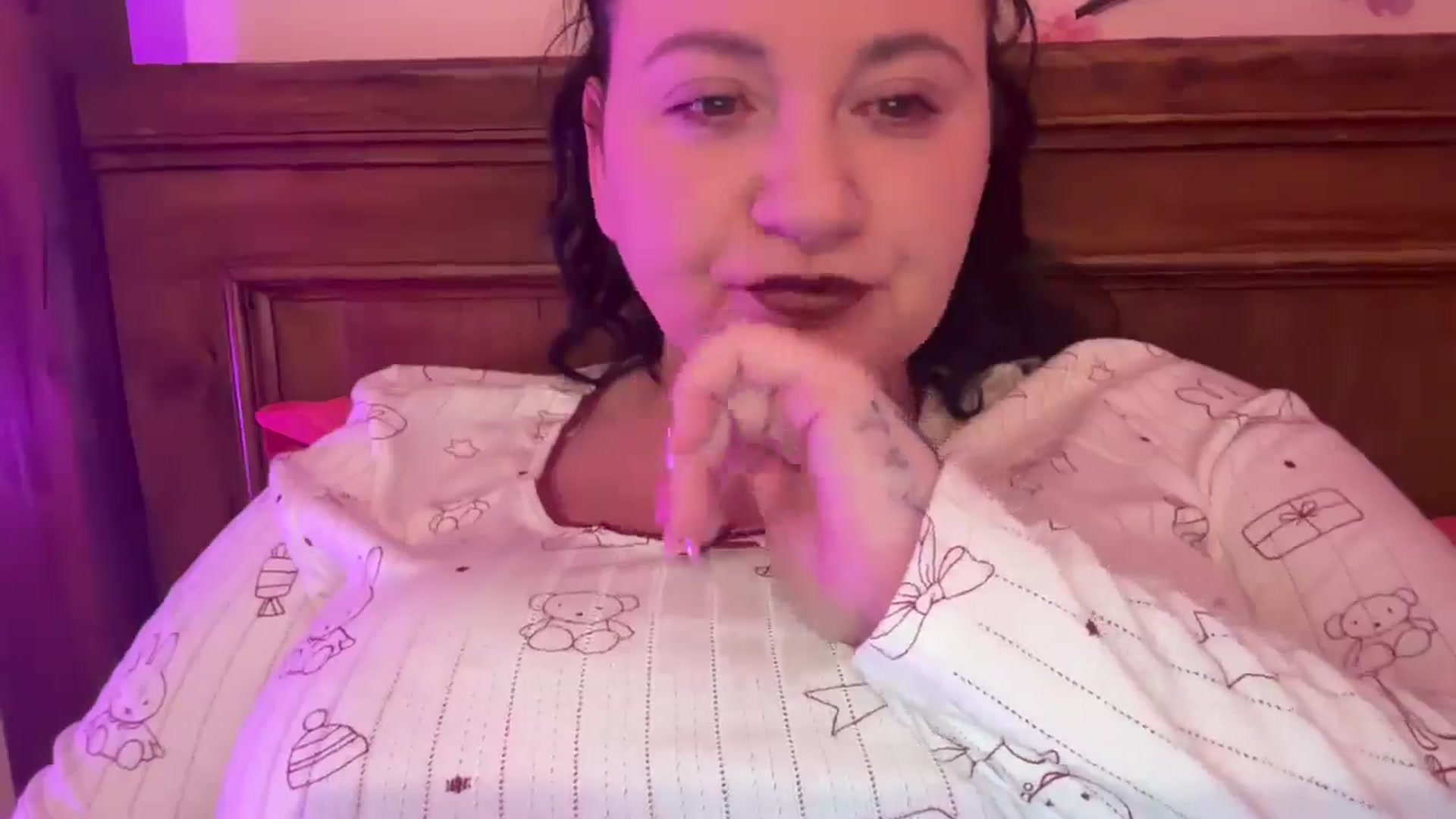 Gallery image thumbnail from Pandabella's myfreecams stream on, 01/17/2026, 21:44 image 5 of 20