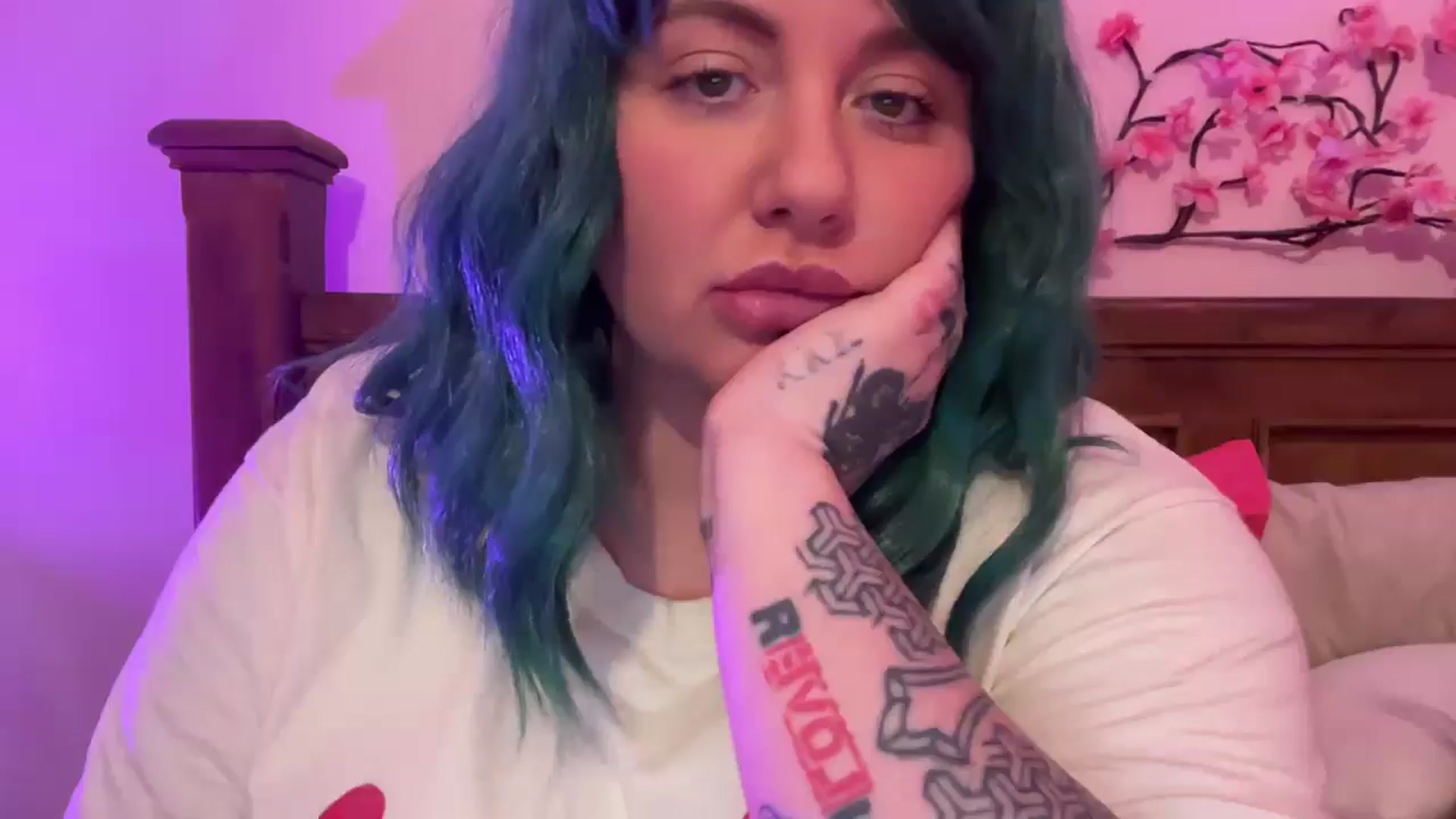 Gallery image thumbnail from Pandabella's myfreecams stream on, 01/20/2026, 18:08 image 14 of 20