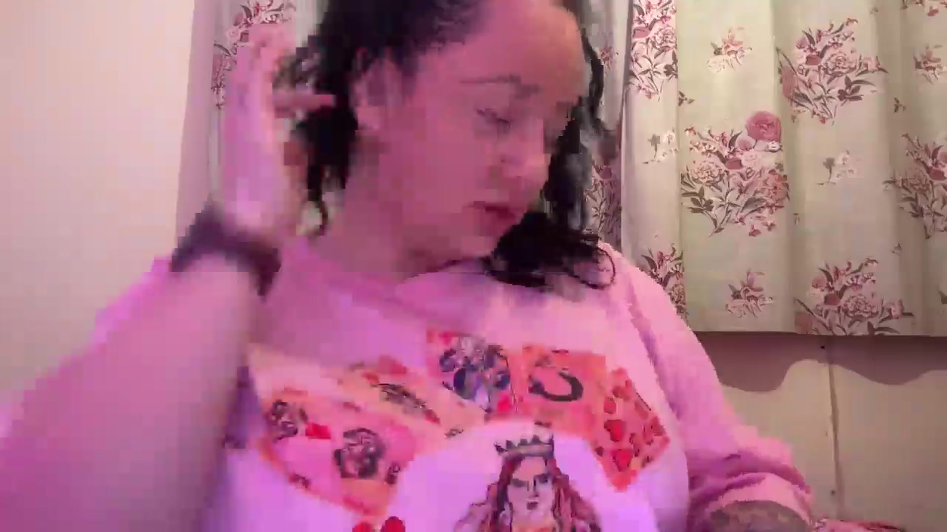 Gallery image thumbnail from Pandabella's myfreecams stream on, 01/30/2026, 24:49 image 8 of 20