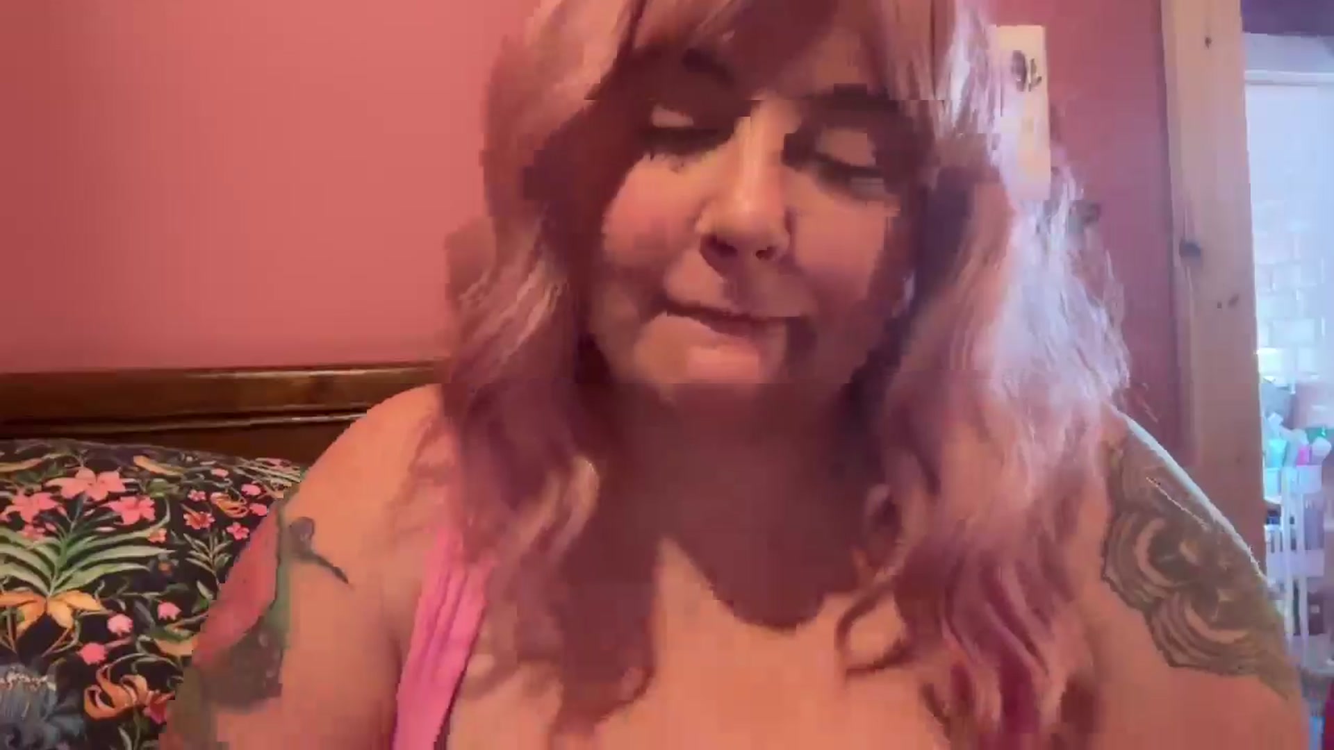 Gallery image thumbnail from Pandabella's myfreecams stream on, 03/26/2026, 14:29 image 12 of 20