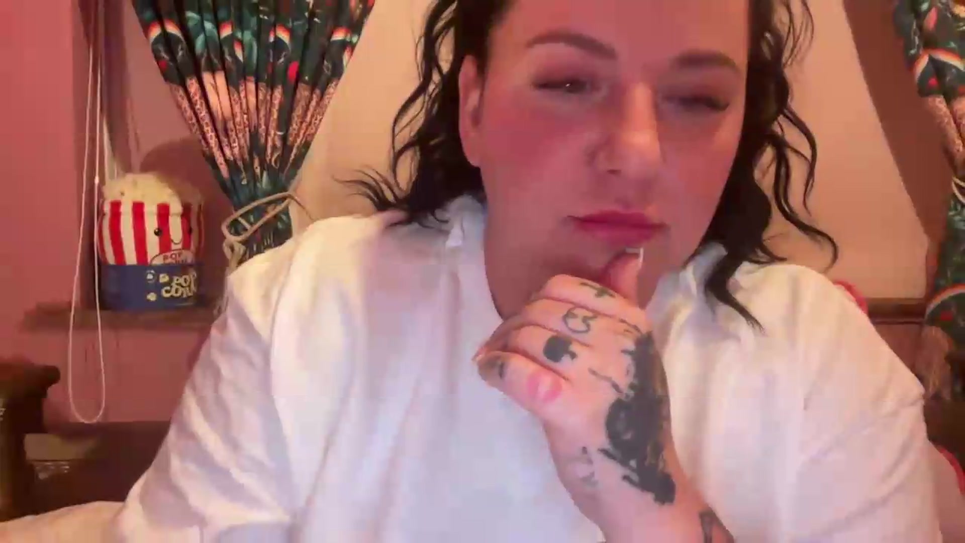 Gallery image thumbnail from Pandabella's myfreecams stream on, 05/01/2026, 23:02 image 11 of 20