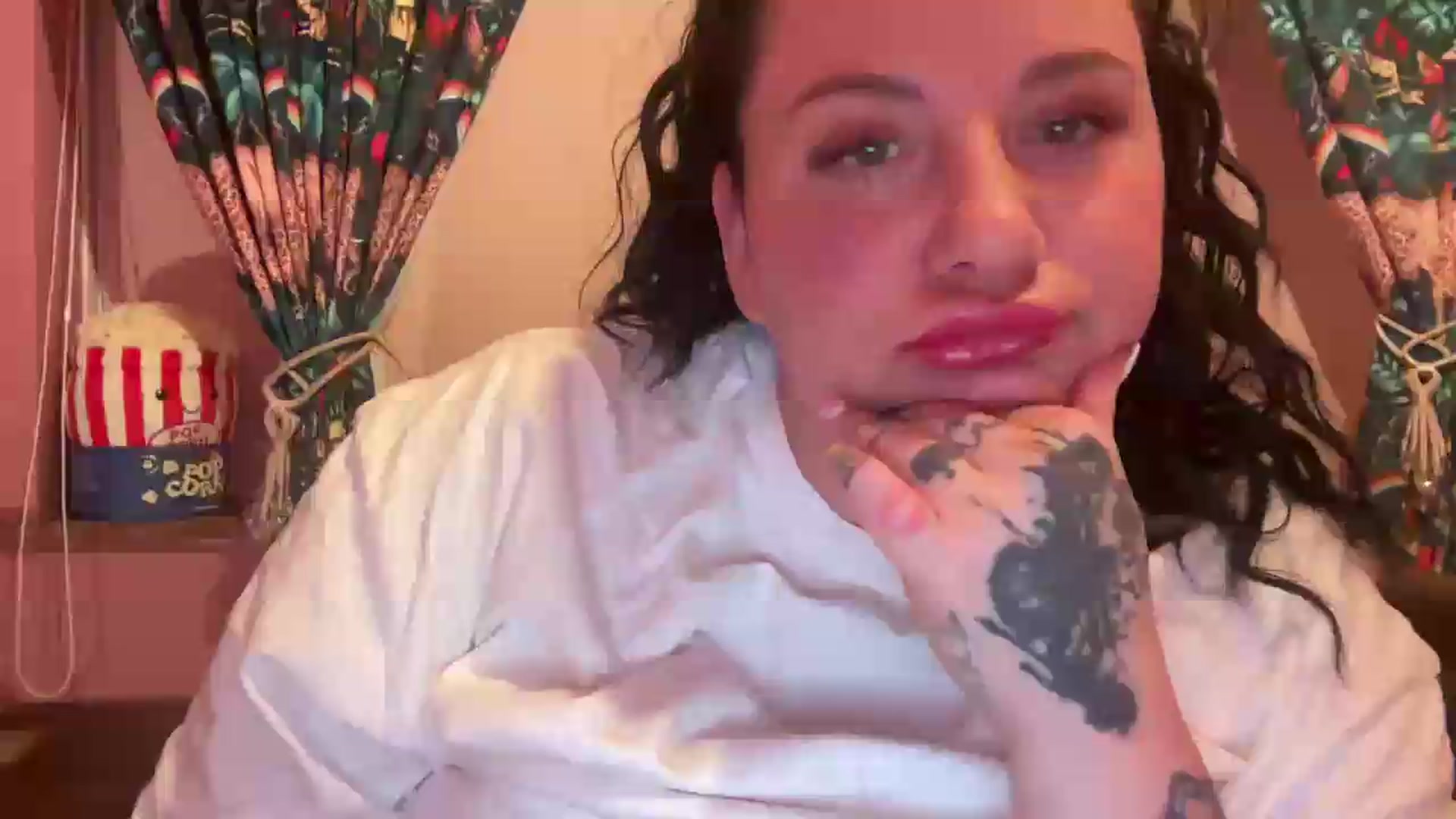 Gallery image thumbnail from Pandabella's myfreecams stream on, 05/01/2026, 23:02 image 1 of 20