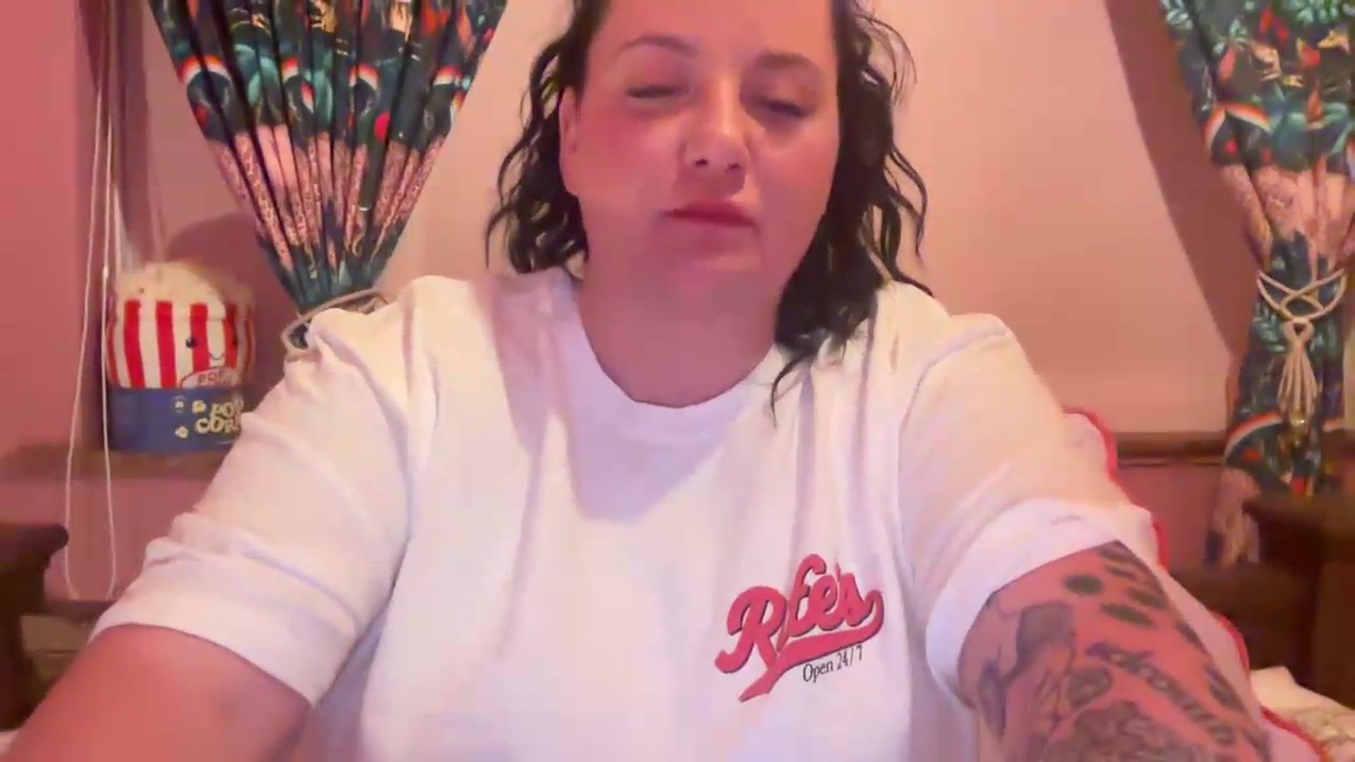 Gallery image thumbnail from Pandabella's myfreecams stream on, 05/01/2026, 23:02 image 9 of 20